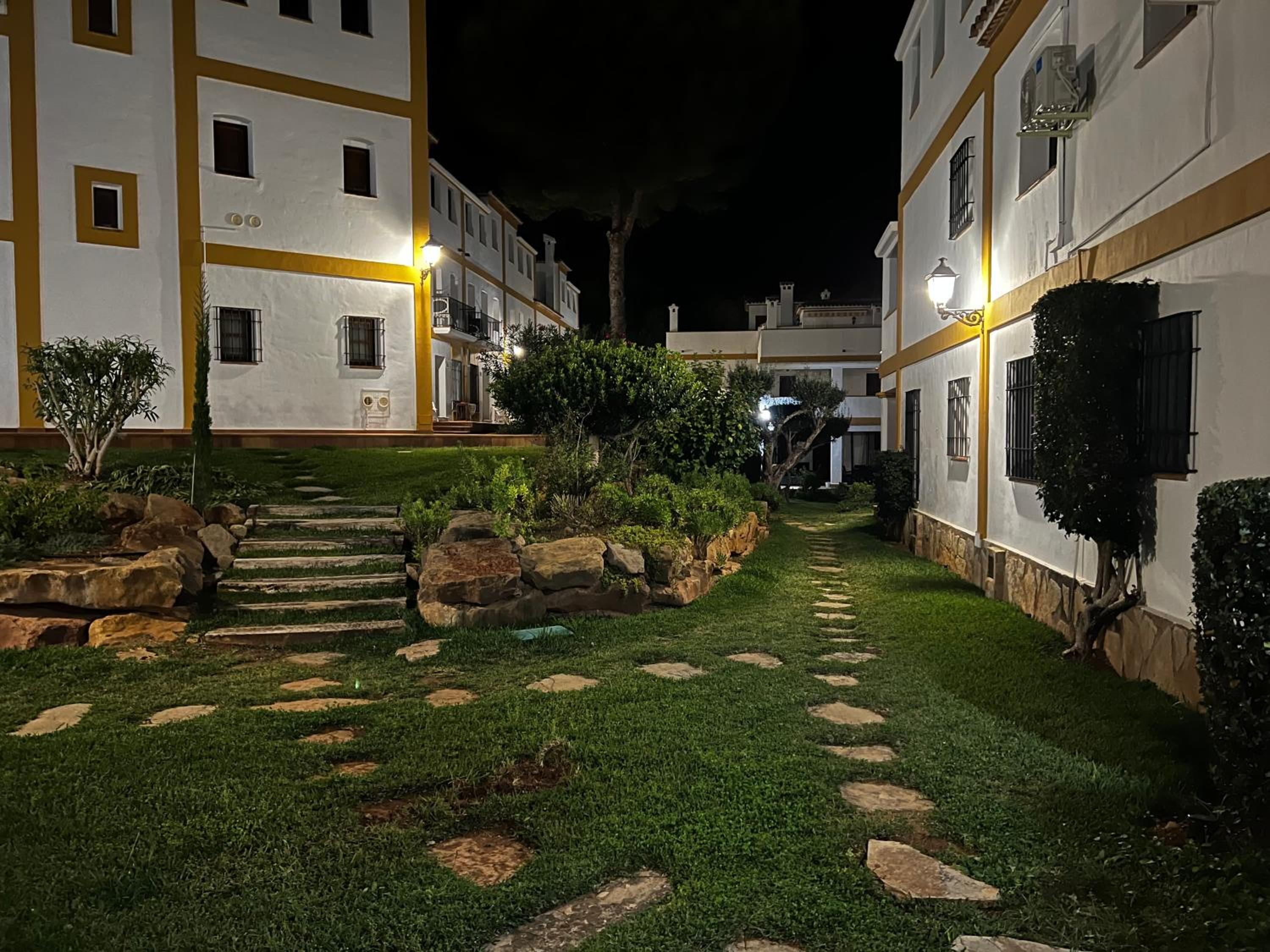 Ruhiges Eckreihenhaus mit Pool in La Sella Zarzas one Denia