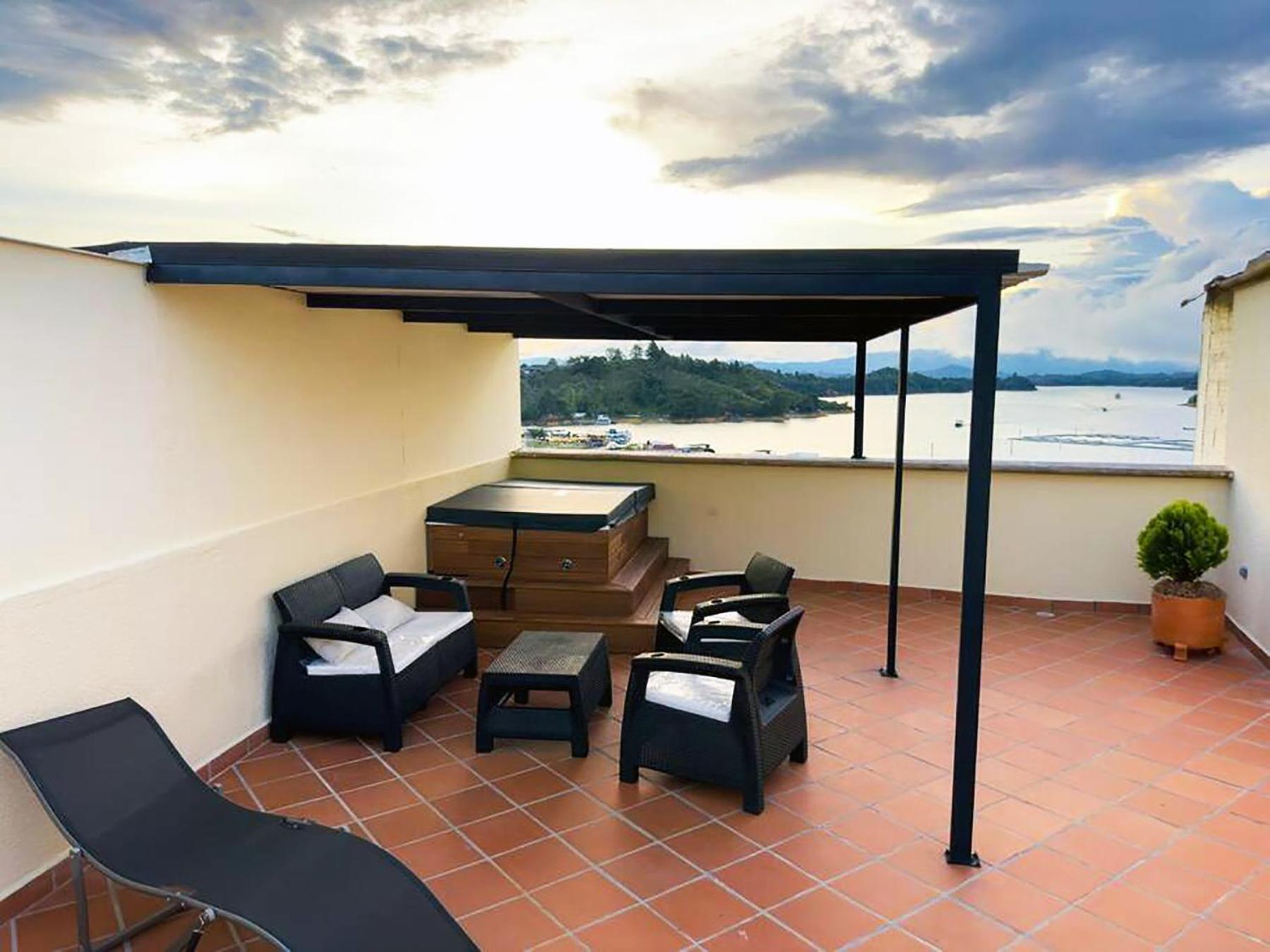 Apartamento 404 - Terraza con Jacuzzi - 3 Habitaciones - Rentas Cortas Gerencial