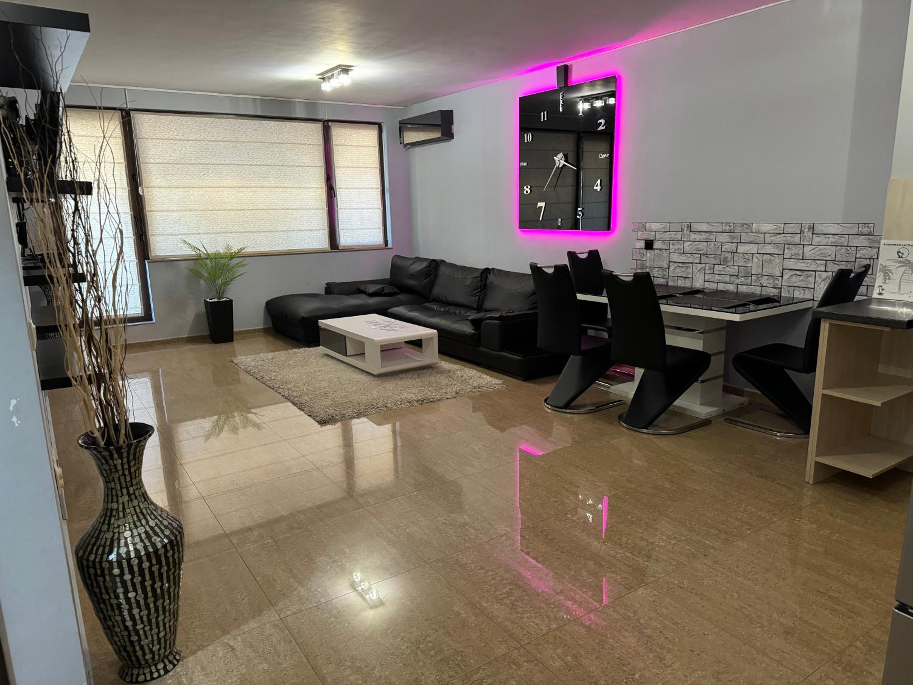 Apartments Las Tres Palmas view 3