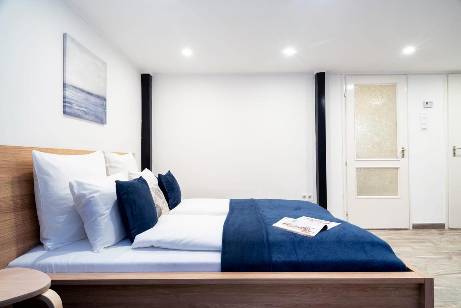 Welcoming modern apartment in the center view 4