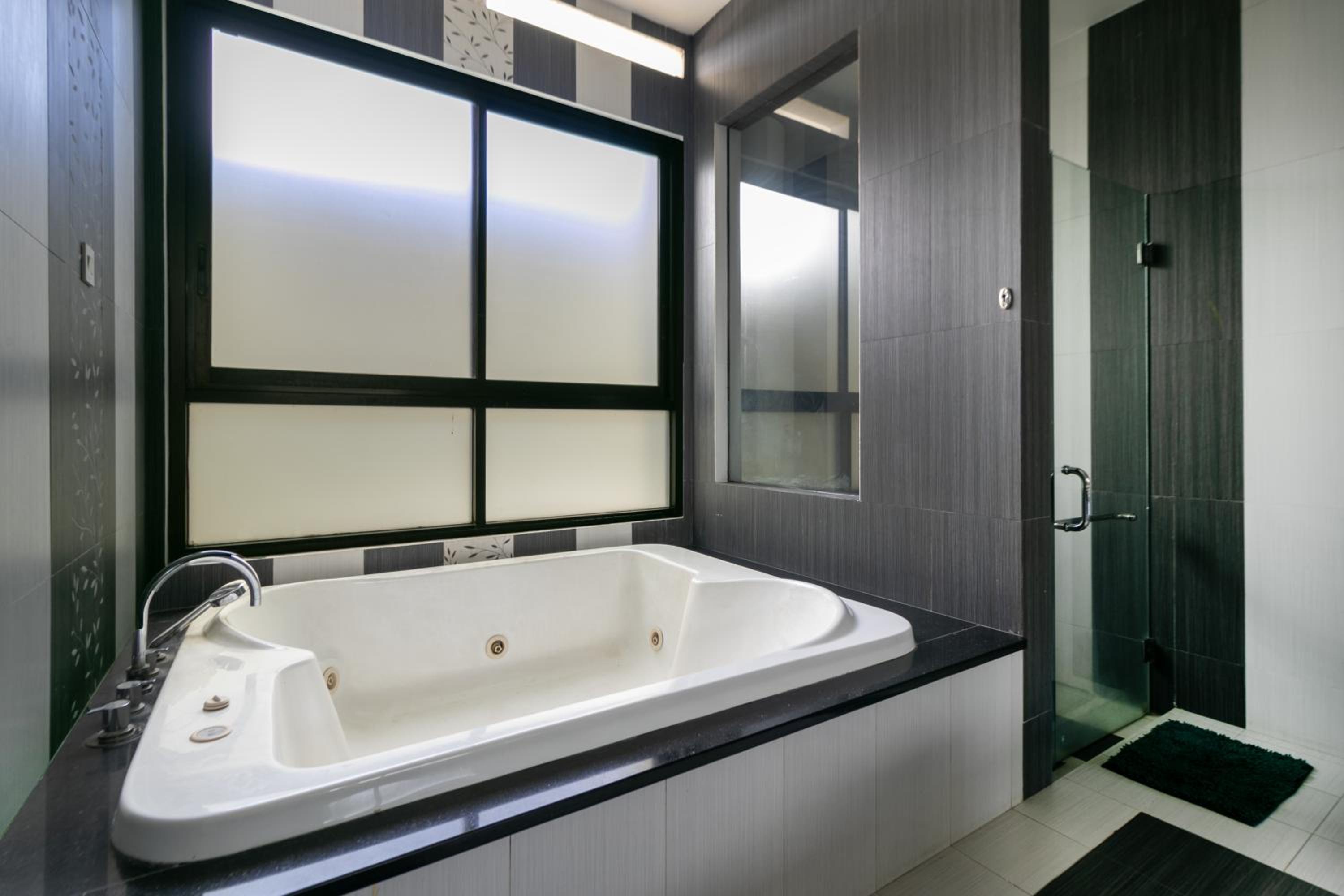Villa DagoResor Kanata 7BR 45peop Private Infinity Pool & Roof Garden view 4
