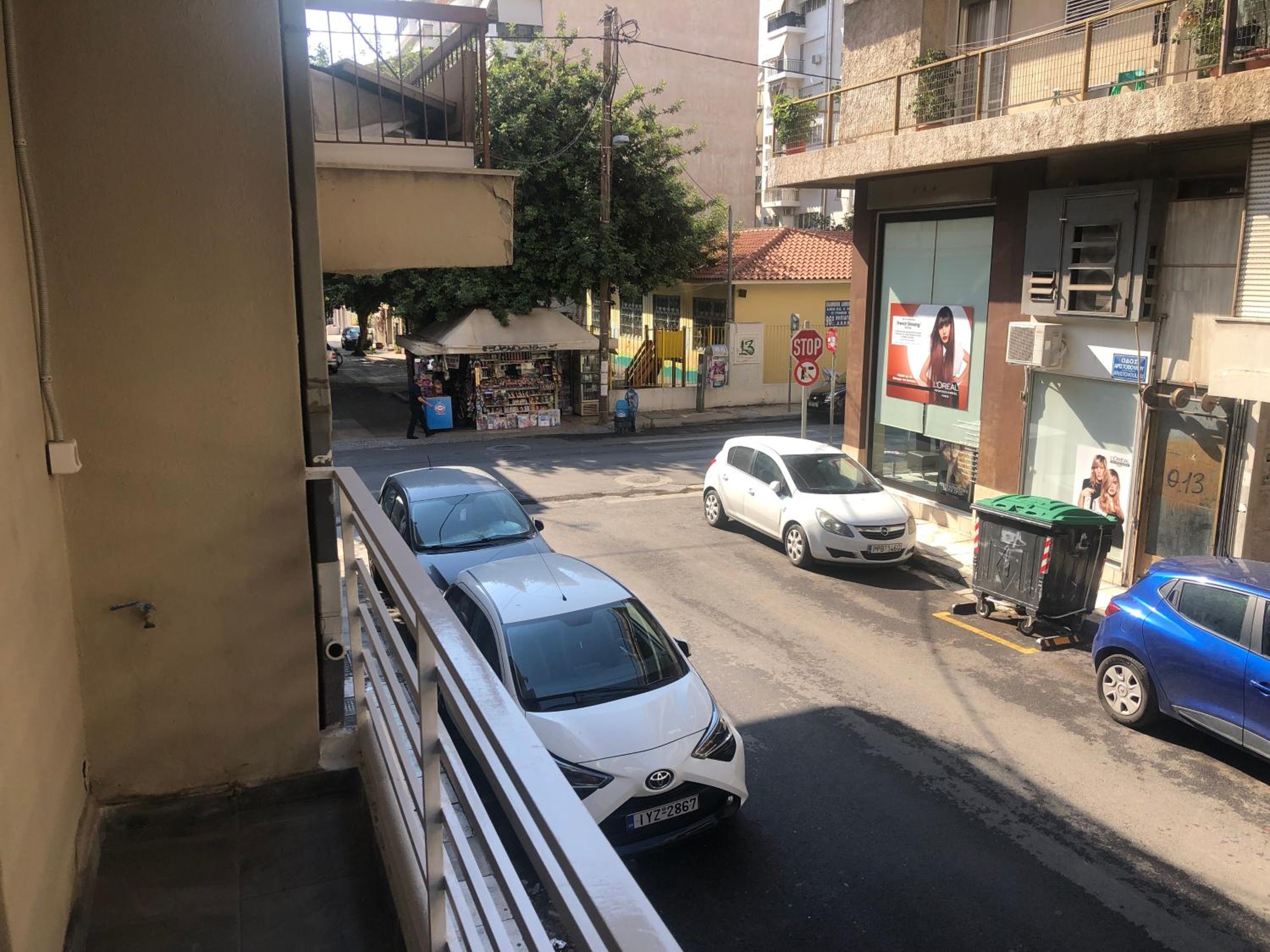 Olive tree Deluxe Apt 70m from Athens Metro