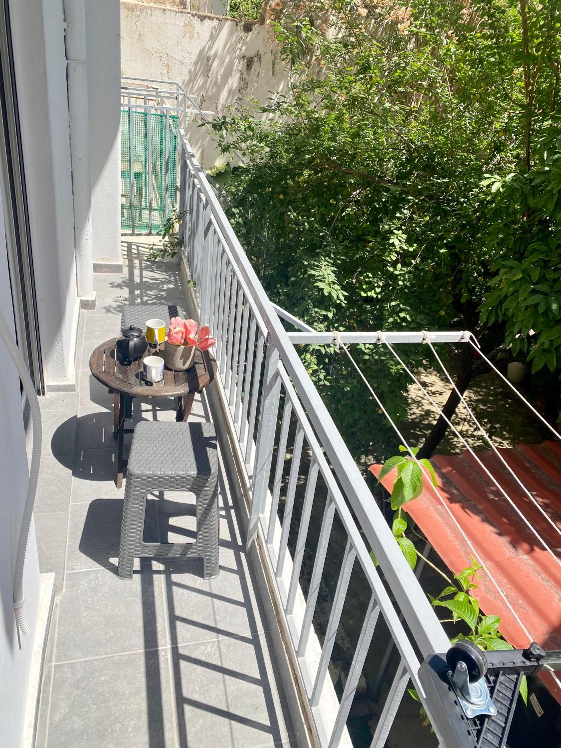 Olive tree Deluxe Apt 70m from Athens Metro