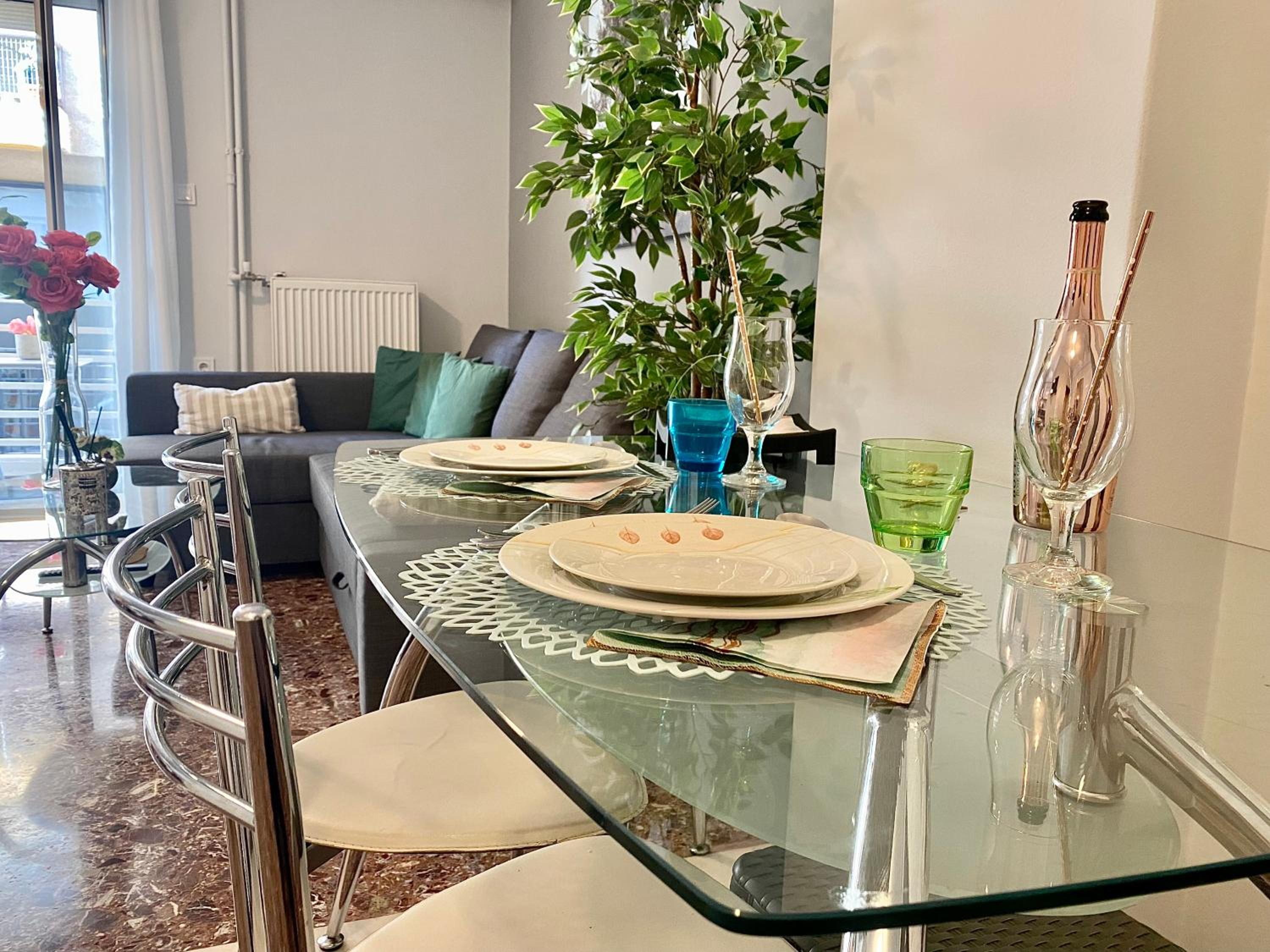 Olive tree Deluxe Apt 70m from Athens Metro