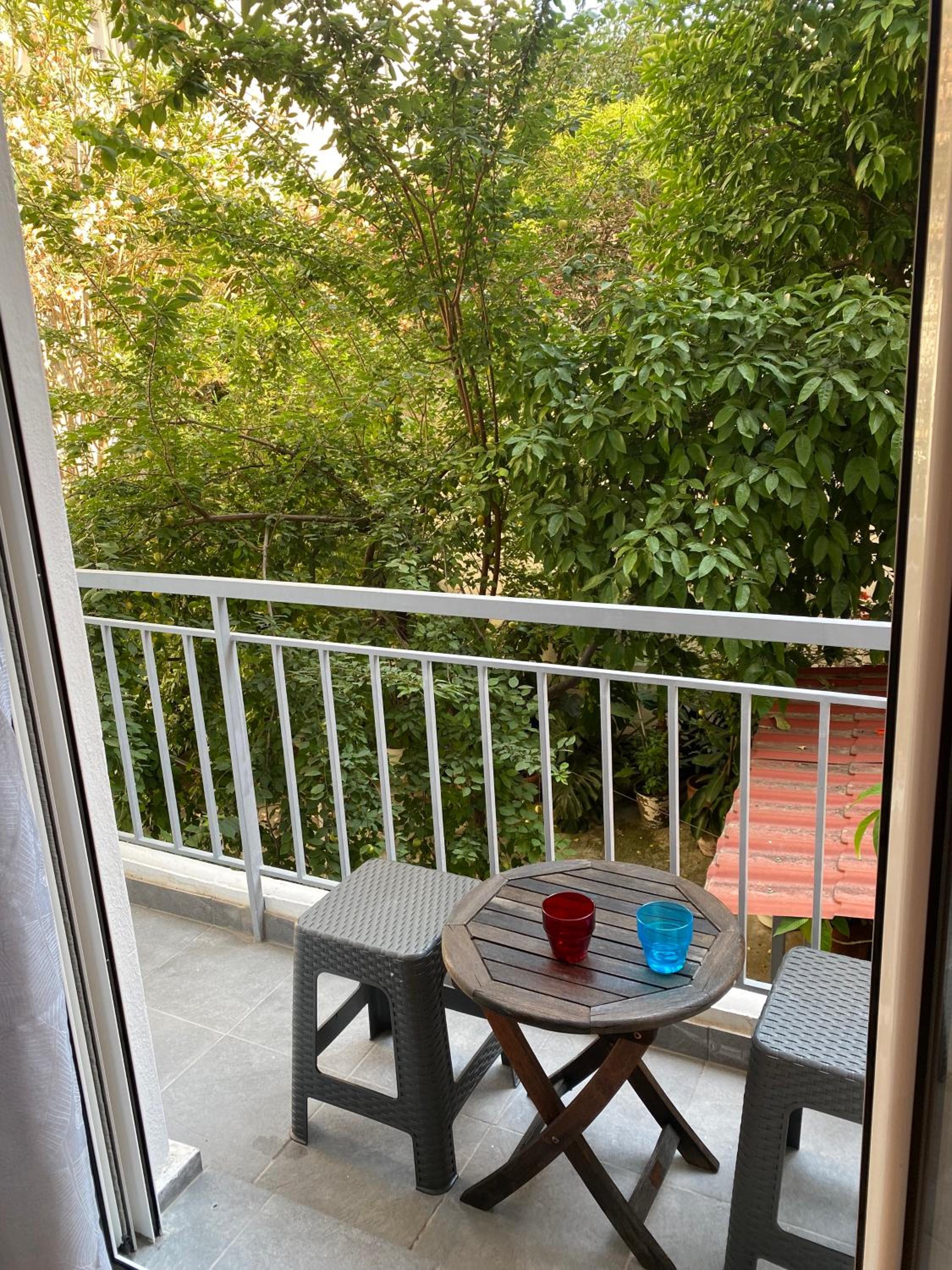 Olive tree Deluxe Apt 70m from Athens Metro