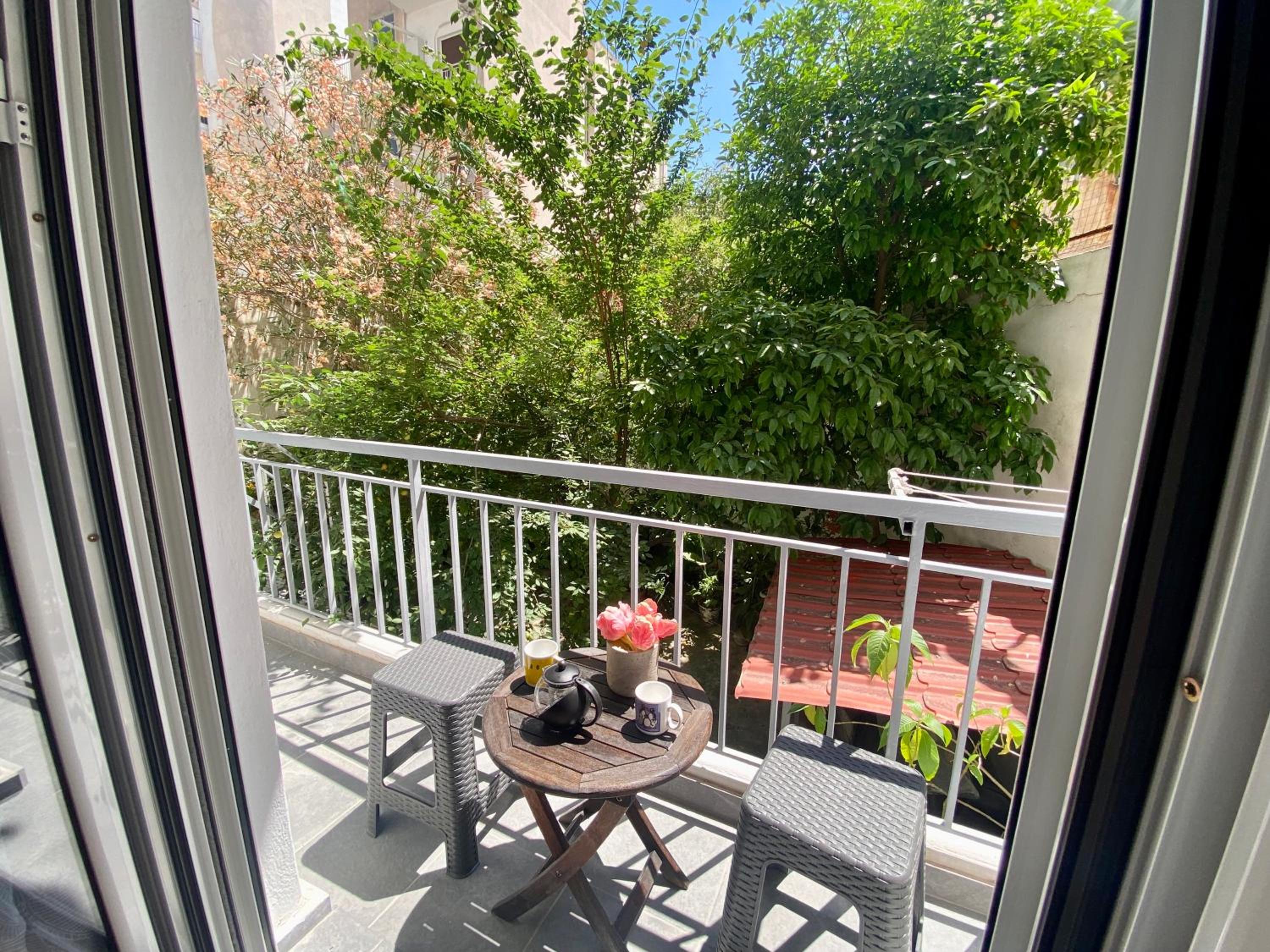Olive tree Deluxe Apt 70m from Athens Metro