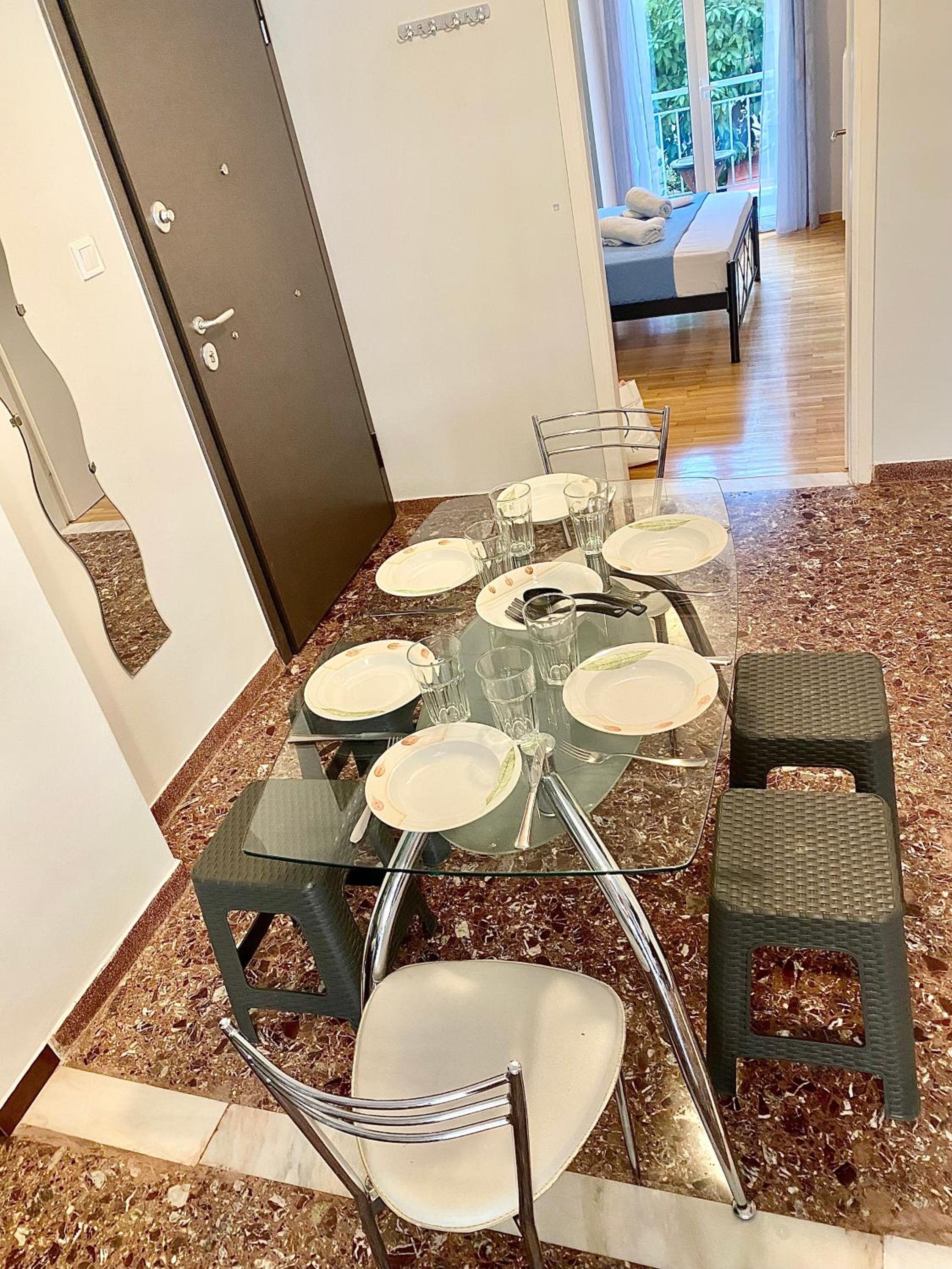 Olive tree Deluxe Apt 70m from Athens Metro