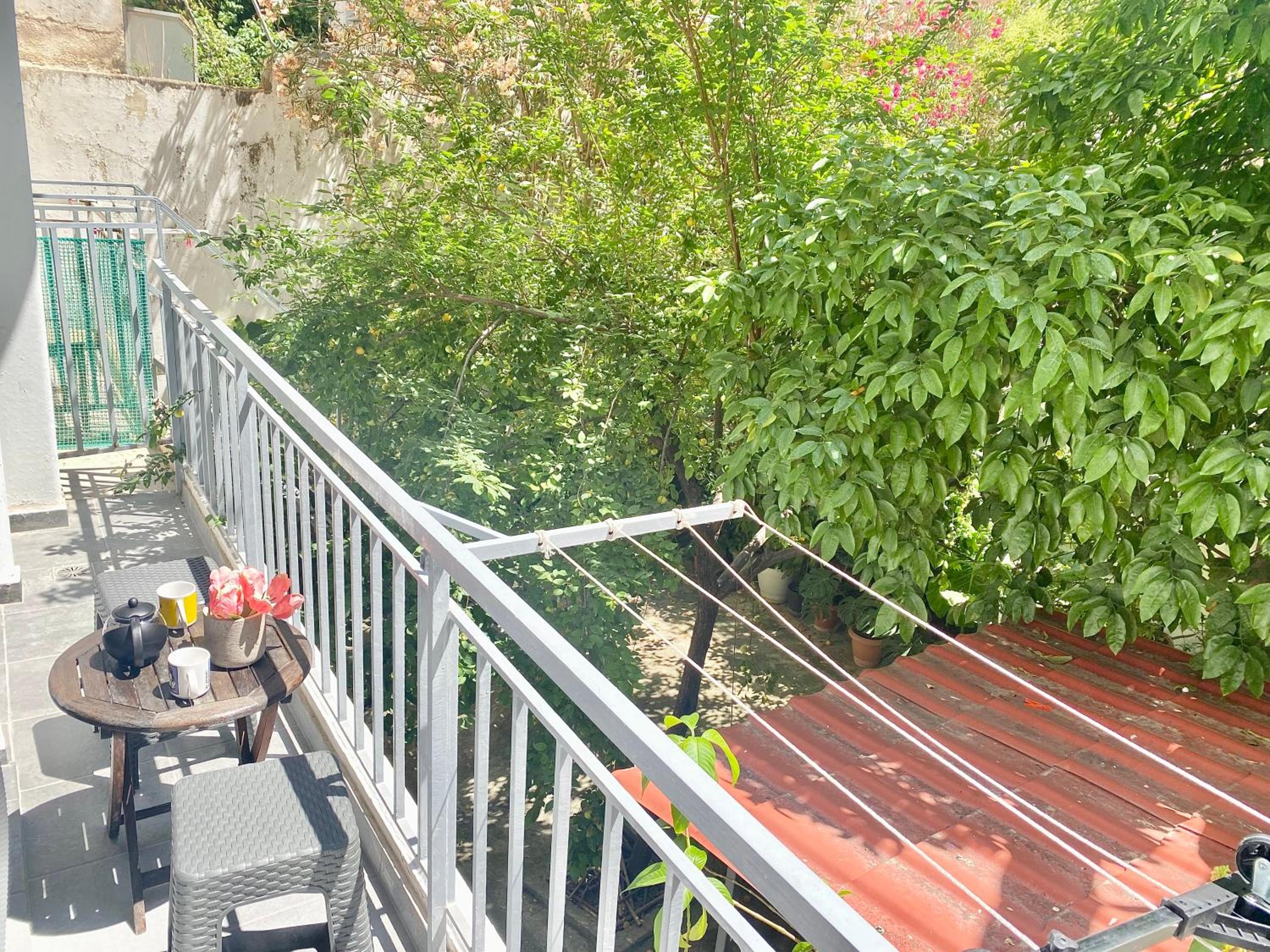 Olive tree Deluxe Apt 70m from Athens Metro