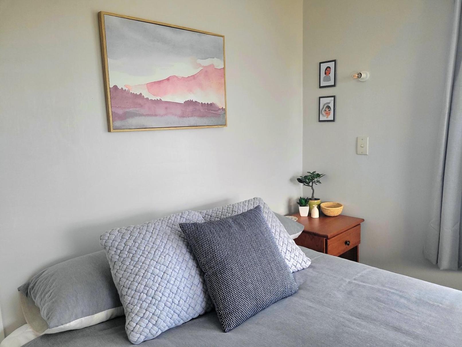 Hosts on the Coast - Home by the Sea view 2