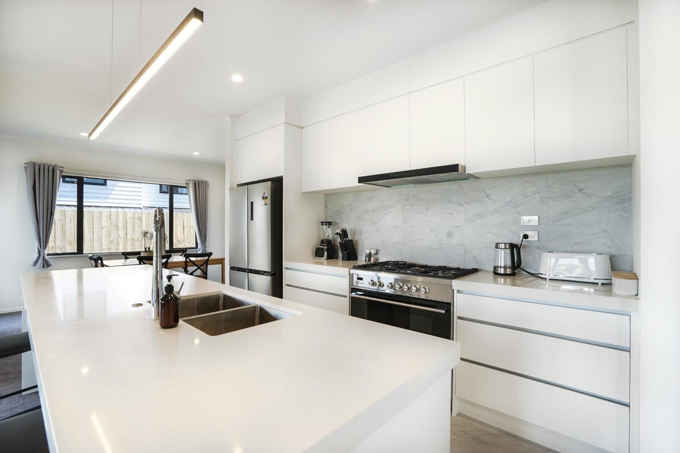 Experience The Magic of Riverside Living - 5 beds view 4