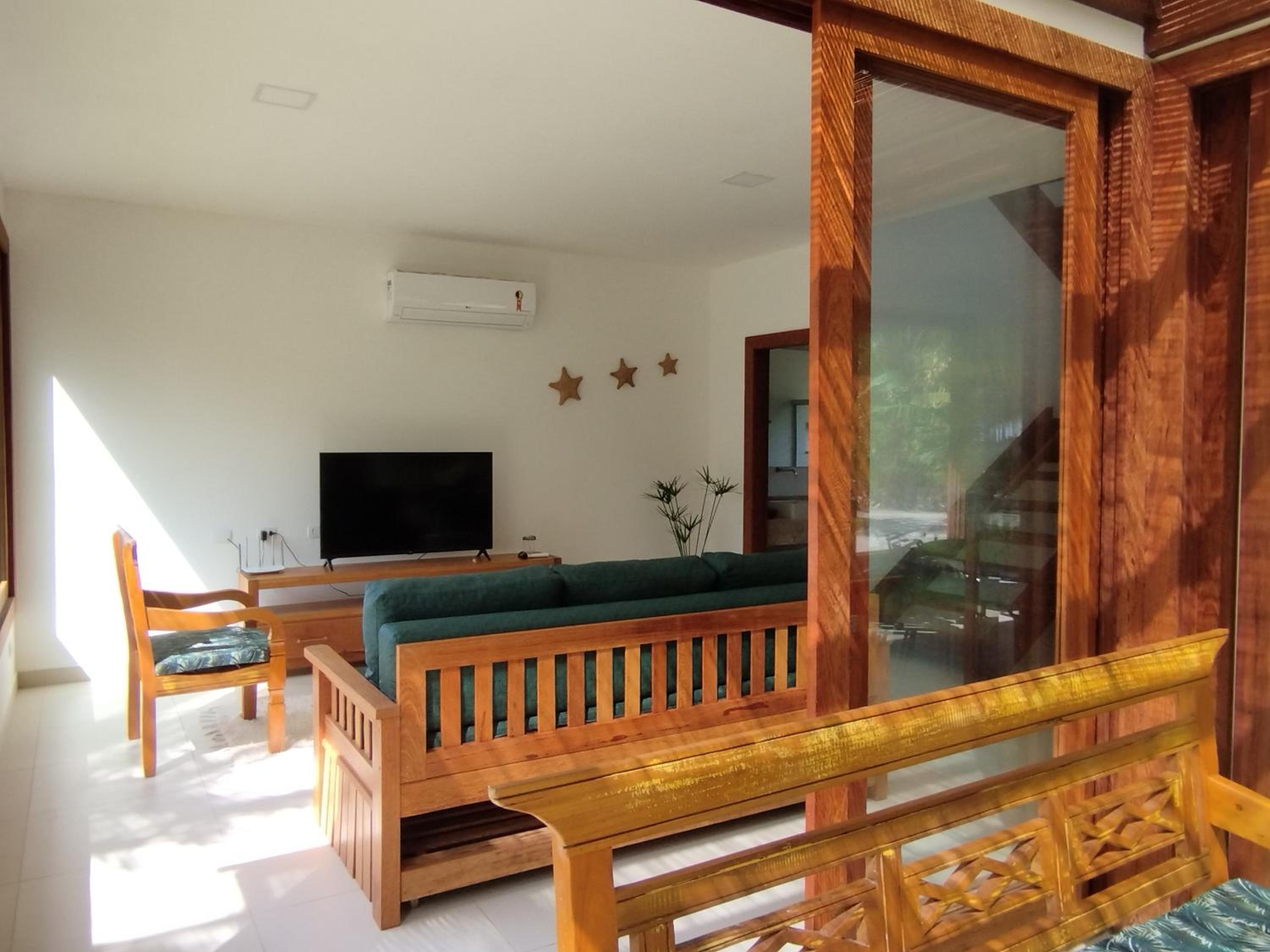 Kíria's Village Beach House