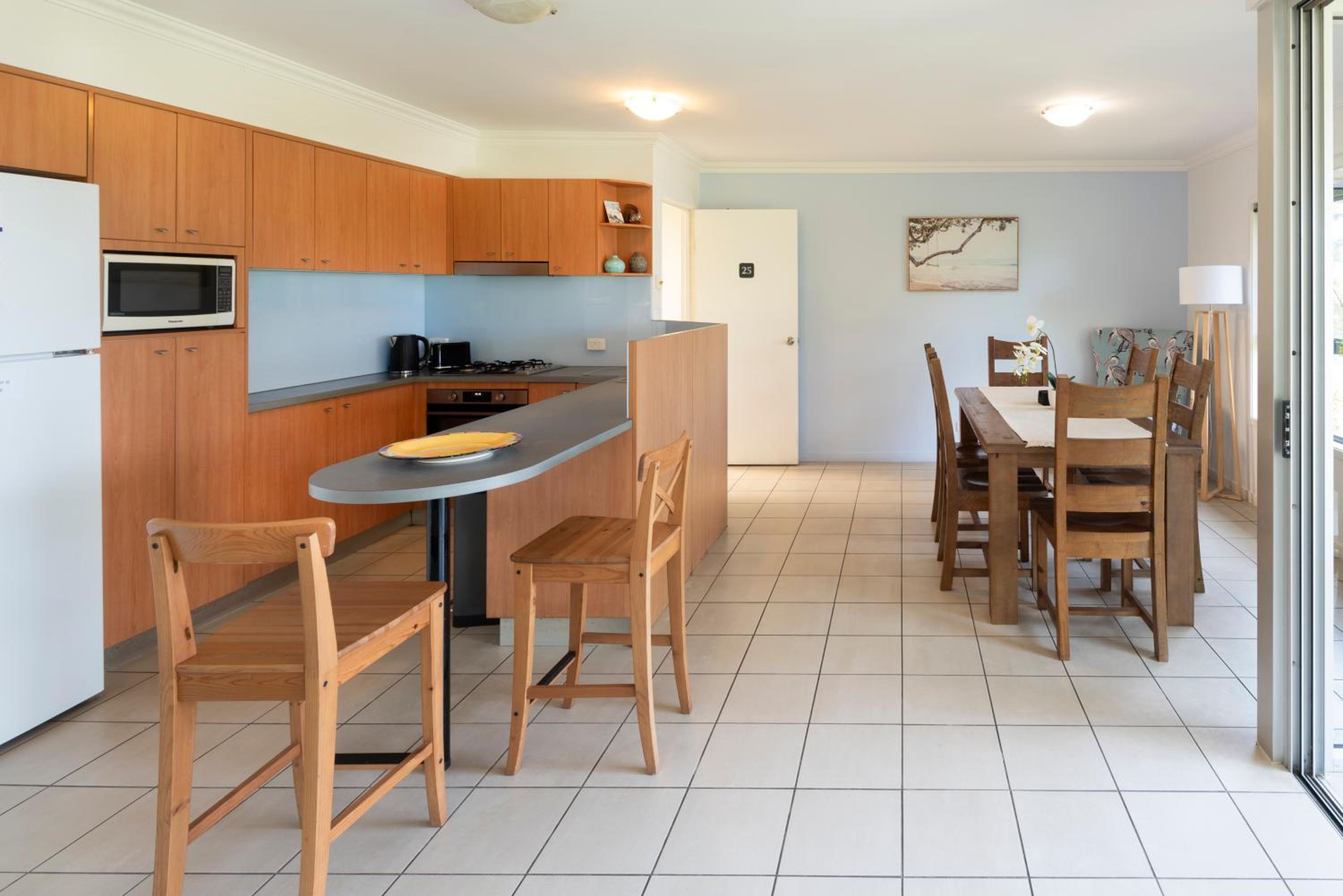 Oasis Apartments on Hamilton Island by HIHA