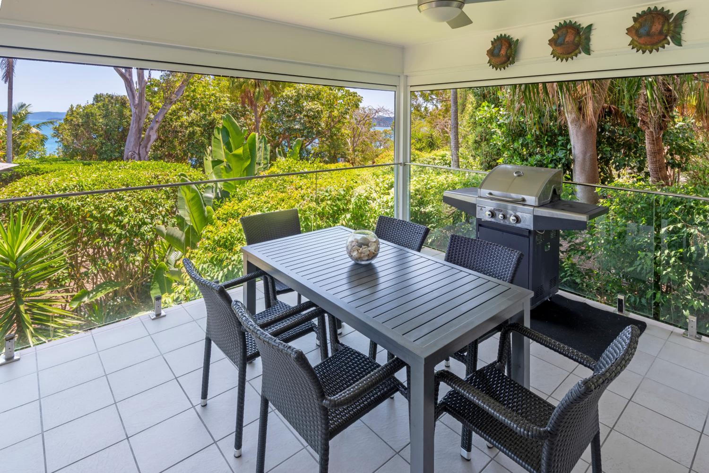 Oasis Apartments on Hamilton Island by HIHA