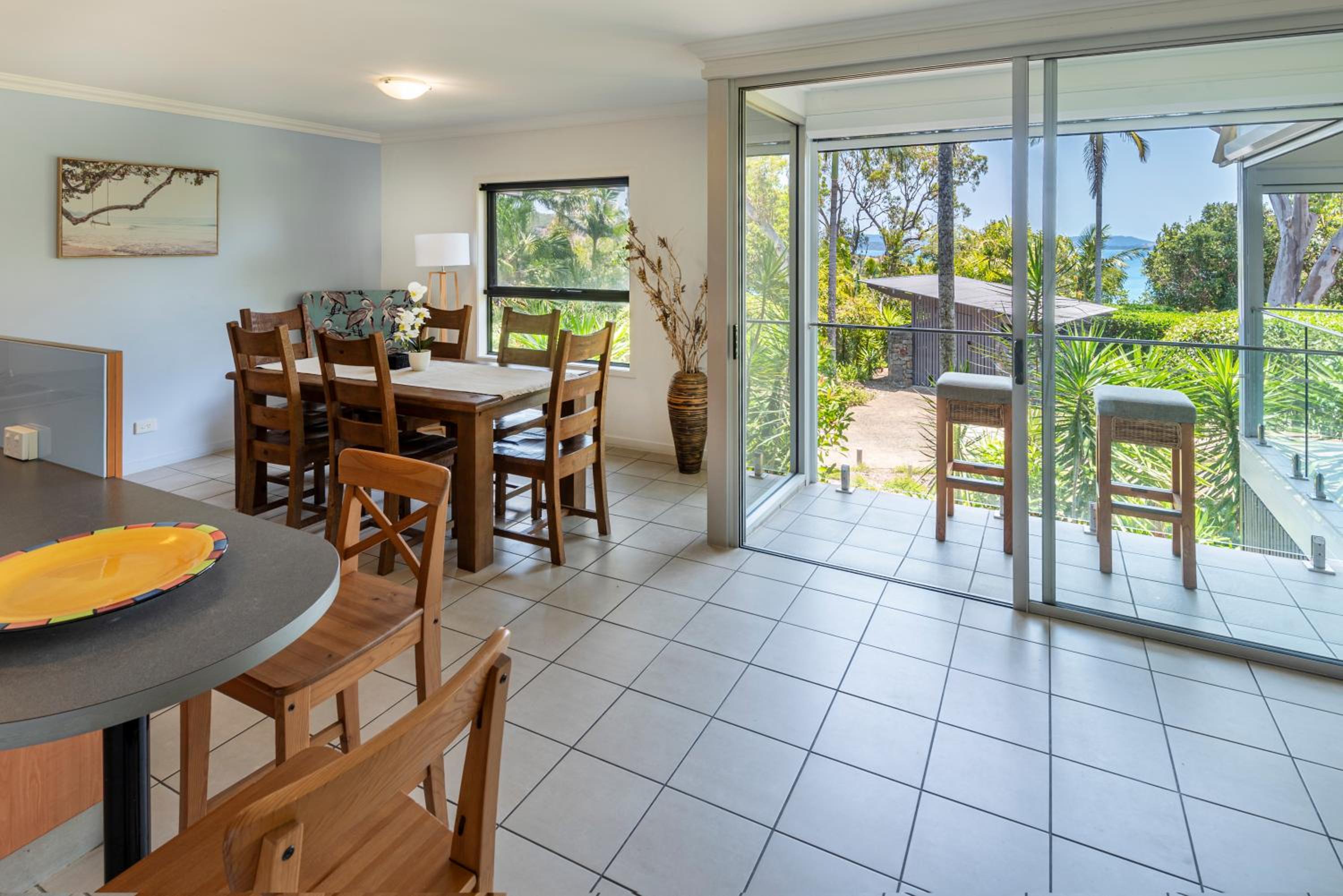 Oasis Apartments on Hamilton Island by HIHA