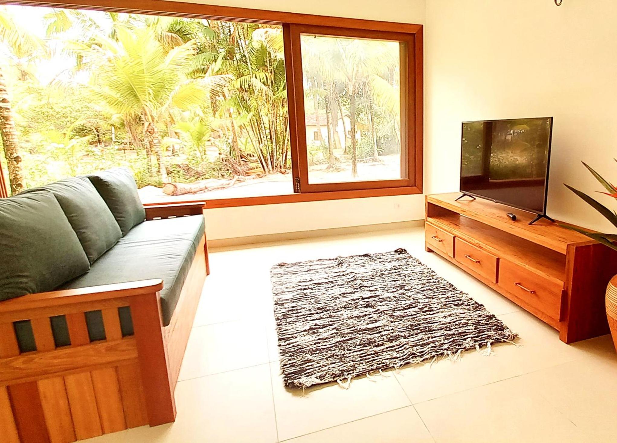 Kíria's Village Beach House