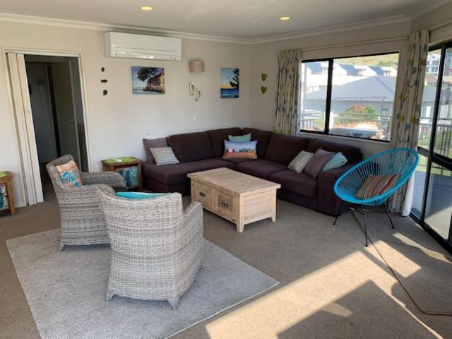 Grace Getaway - Beach, Cafes & The Mount at your doorstep view 4