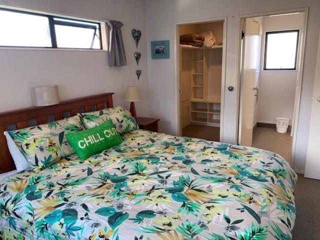 Grace Getaway - Beach, Cafes & The Mount at your doorstep view 5