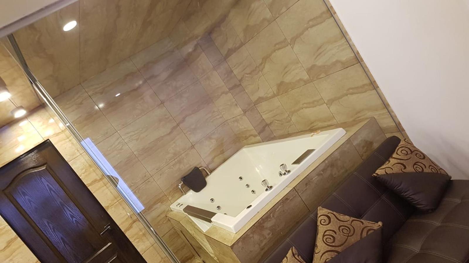 La Cabaña Hotel