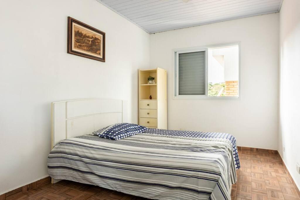 Linda casa em condomínio fechado para temporada.