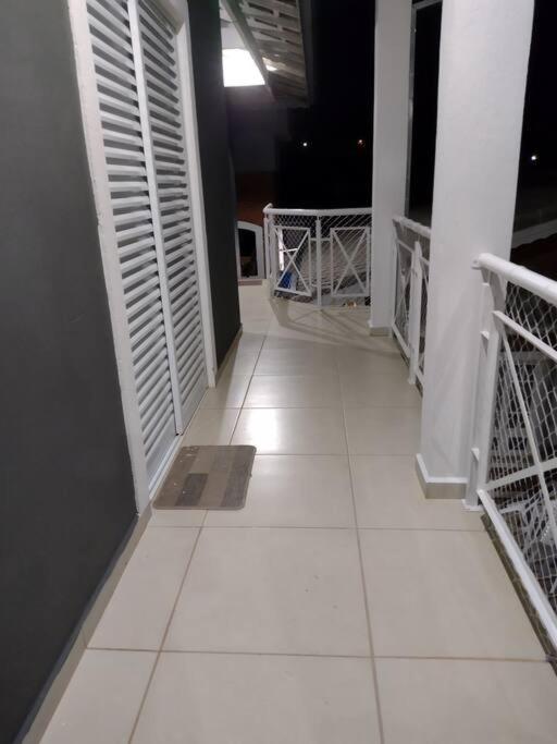Linda casa em condomínio fechado para temporada.