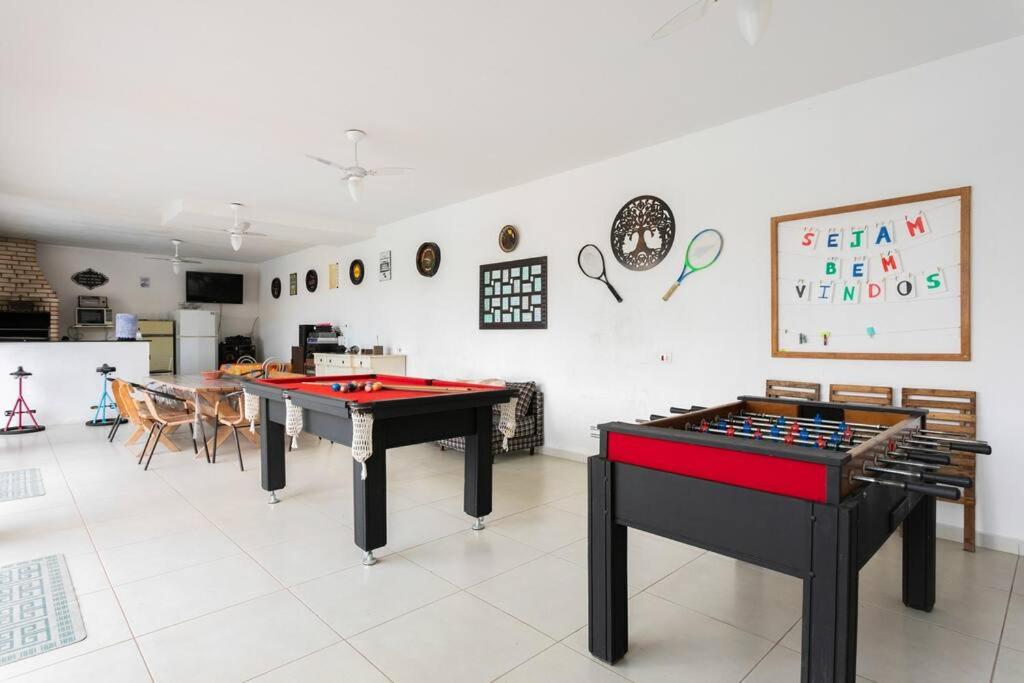 Linda casa em condomínio fechado para temporada.
