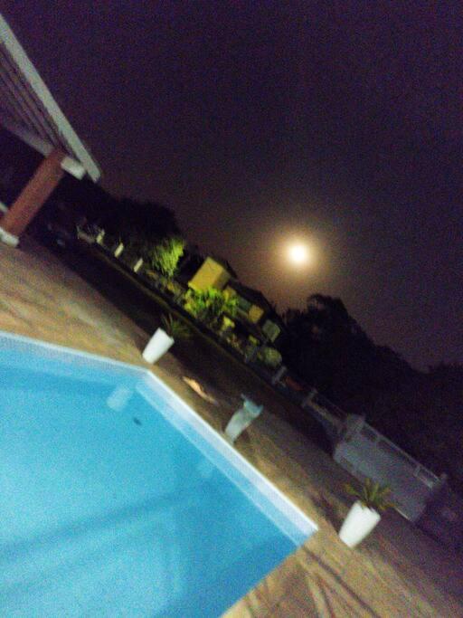 Linda casa em condomínio fechado para temporada.