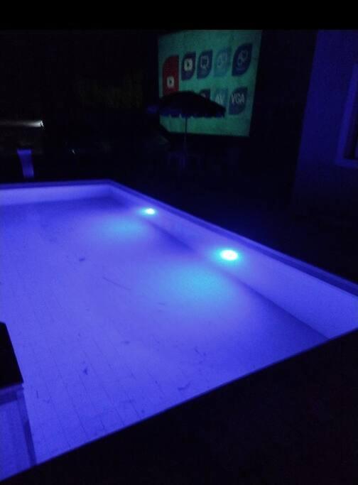 Linda casa em condomínio fechado para temporada.