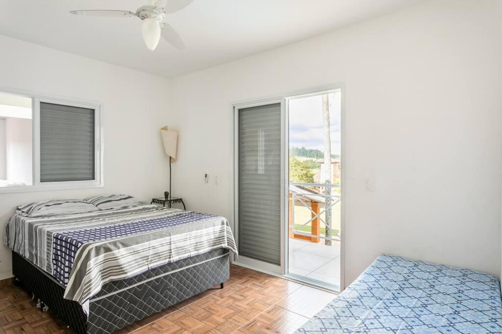 Linda casa em condomínio fechado para temporada.