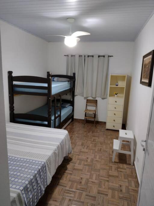 Linda casa em condomínio fechado para temporada.