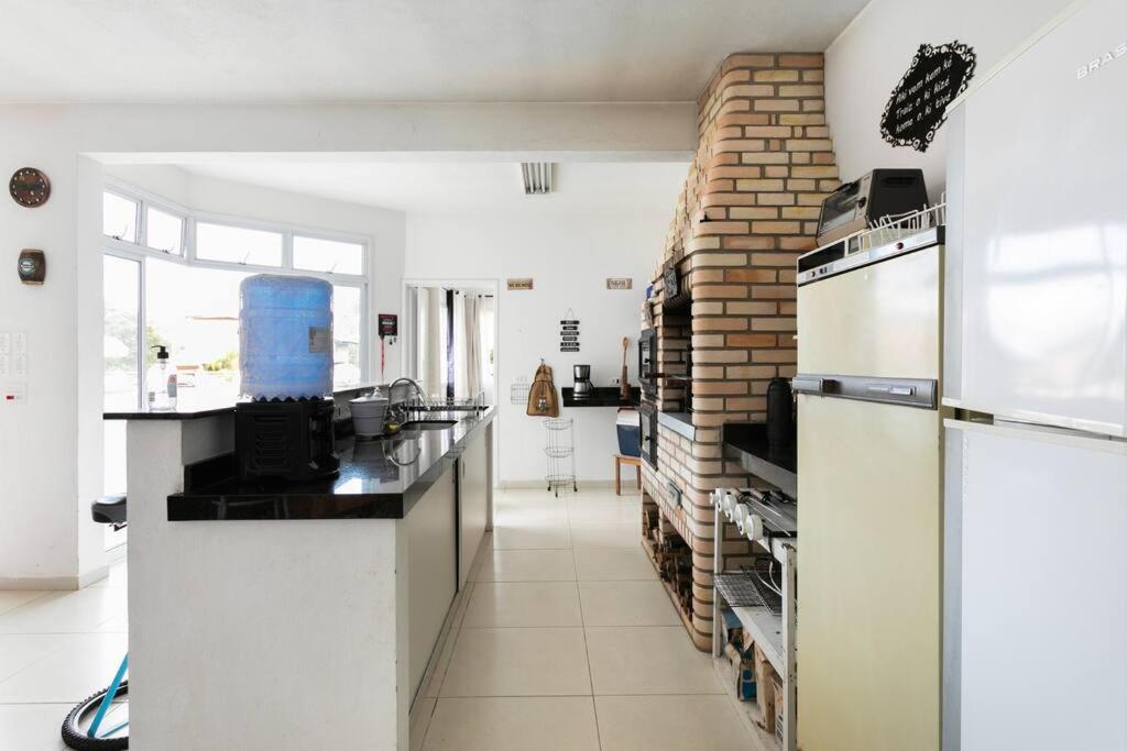 Linda casa em condomínio fechado para temporada.
