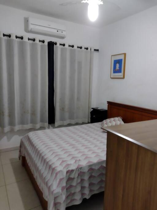 Linda casa em condomínio fechado para temporada.
