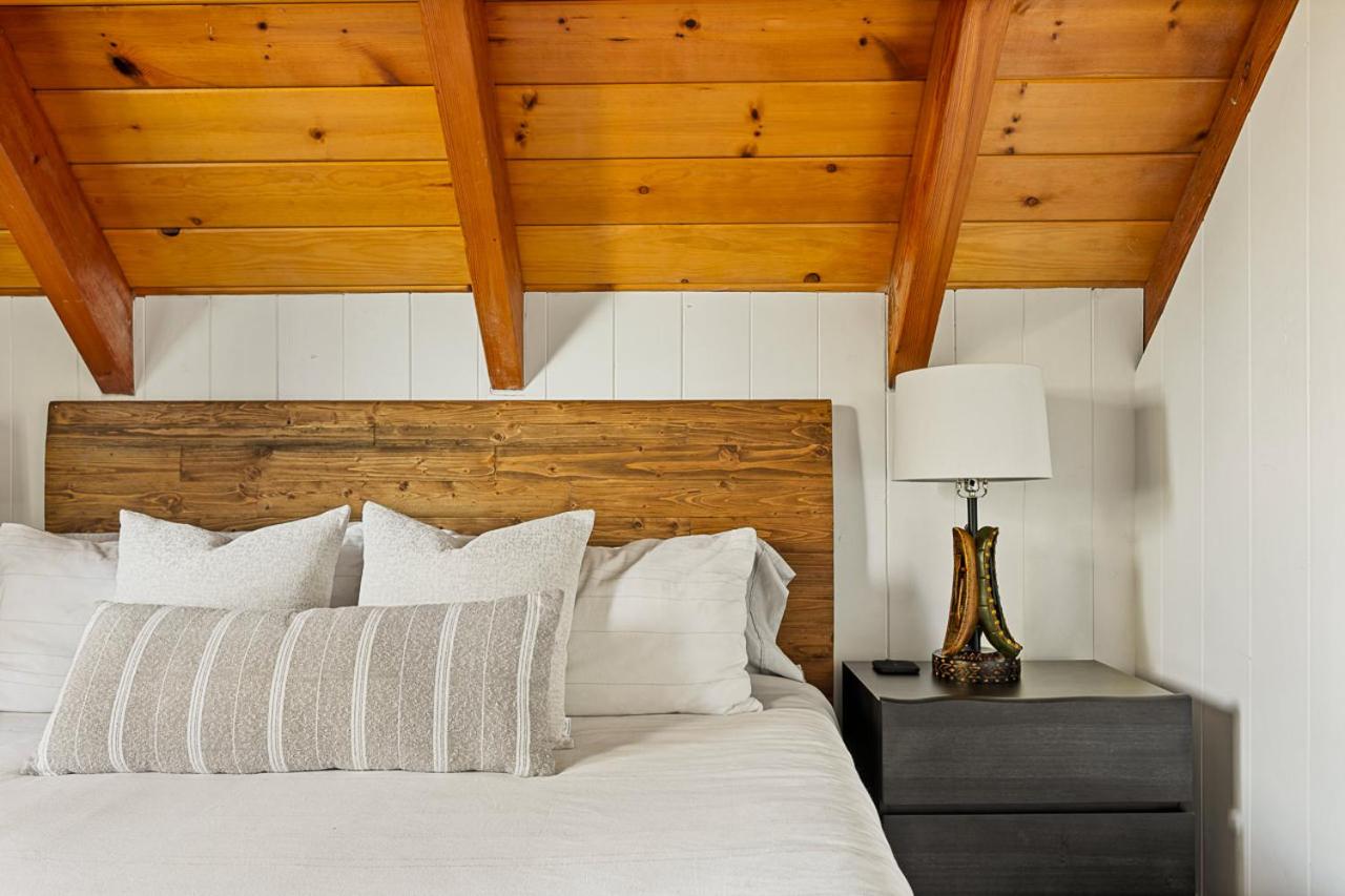 Romantic & Family Friendly Chalet In The Woods view 5