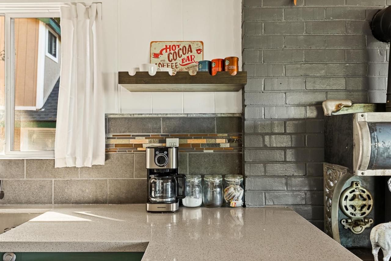 Romantic & Family Friendly Chalet In The Woods view 2