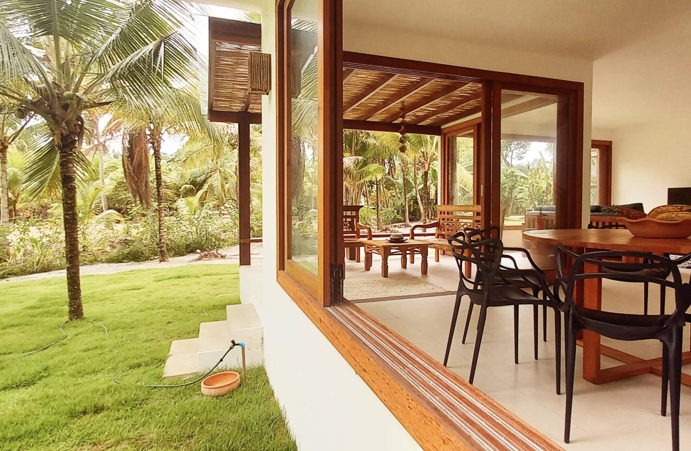 Kíria's Village Beach House