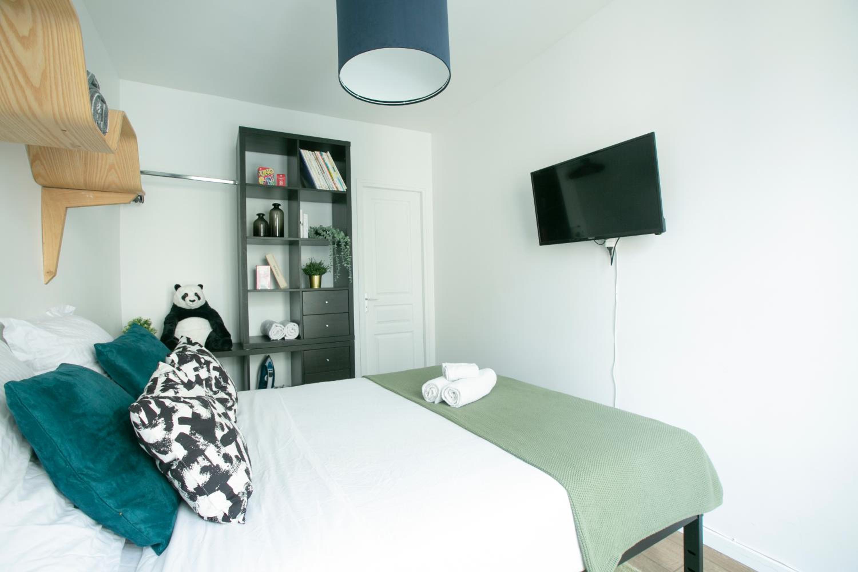 Charming 1 Bedroom Marais Hideaway - FB17A
