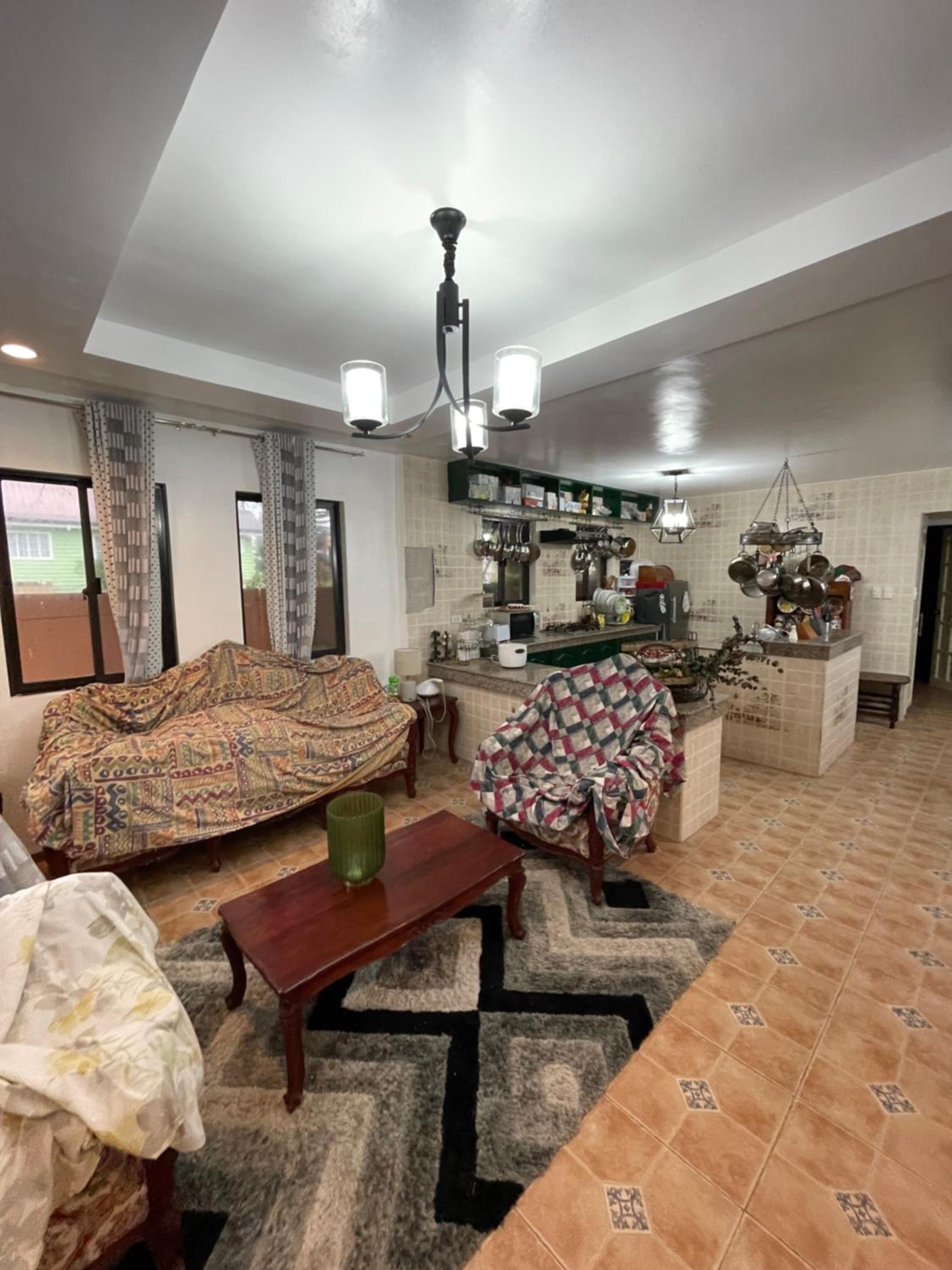 Cozy & Spacious Family House in Tagaytay view 3