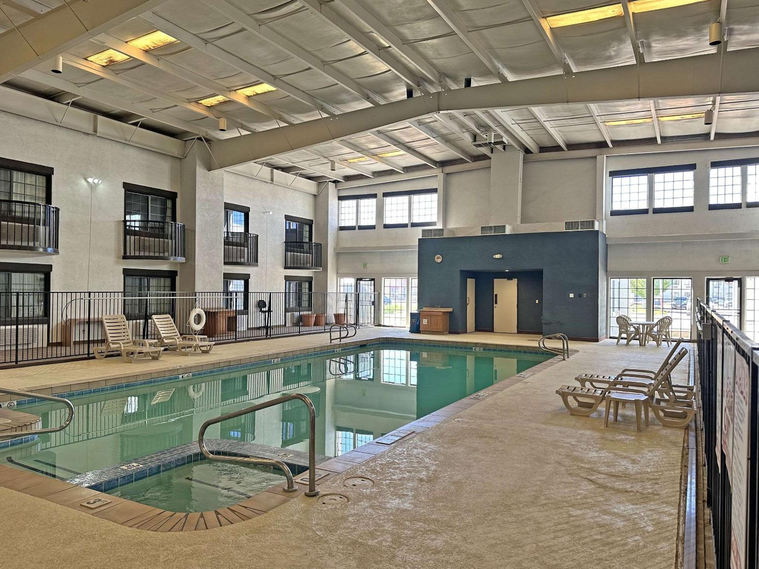 Winslow Vacations - Clarion Pointe Winslow I-40 - Property Image 12