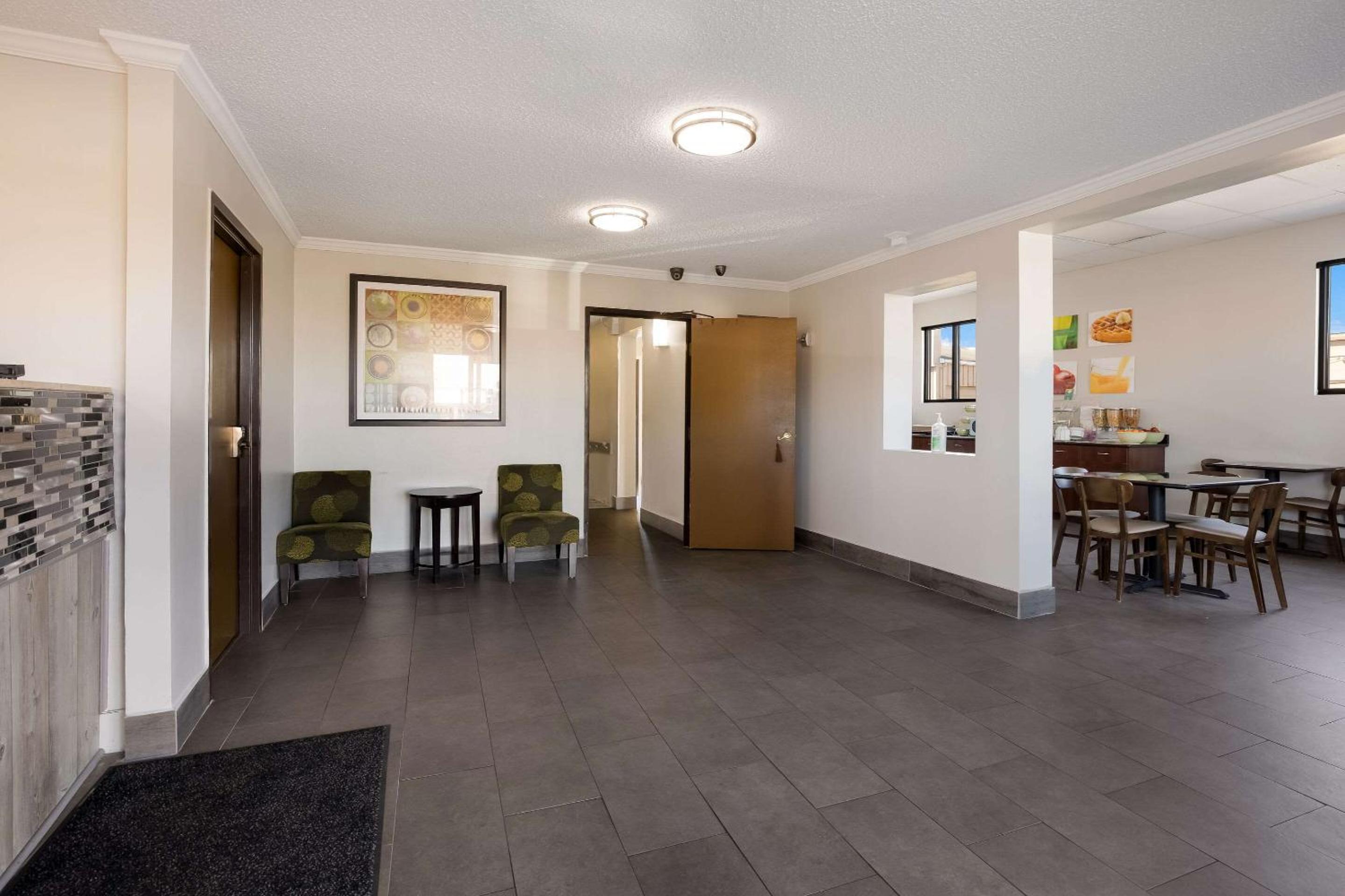 Canton Vacations - Quality Inn Hall of Fame - Property Image 24