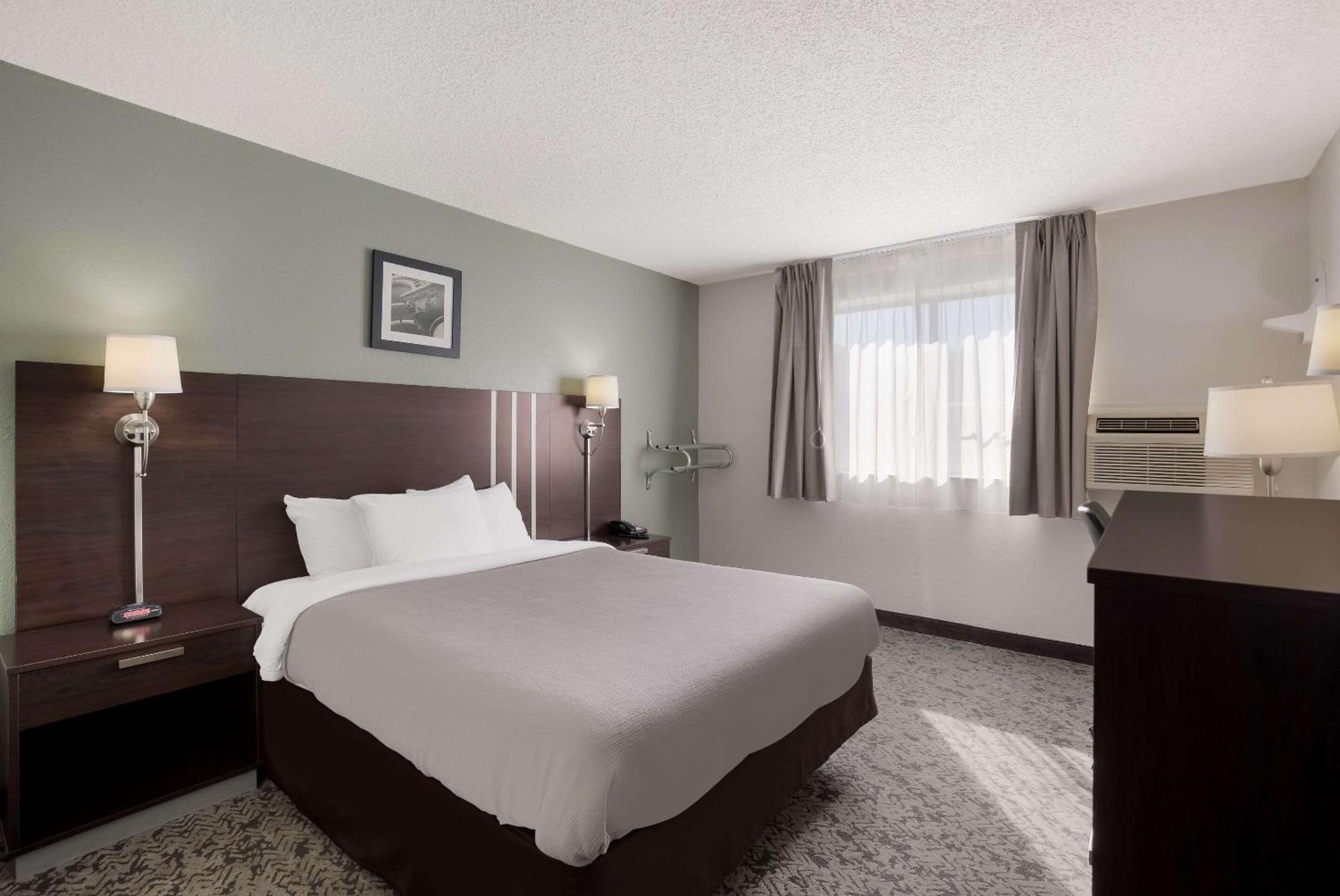Canton Vacations - Quality Inn Hall of Fame - Property Image 22