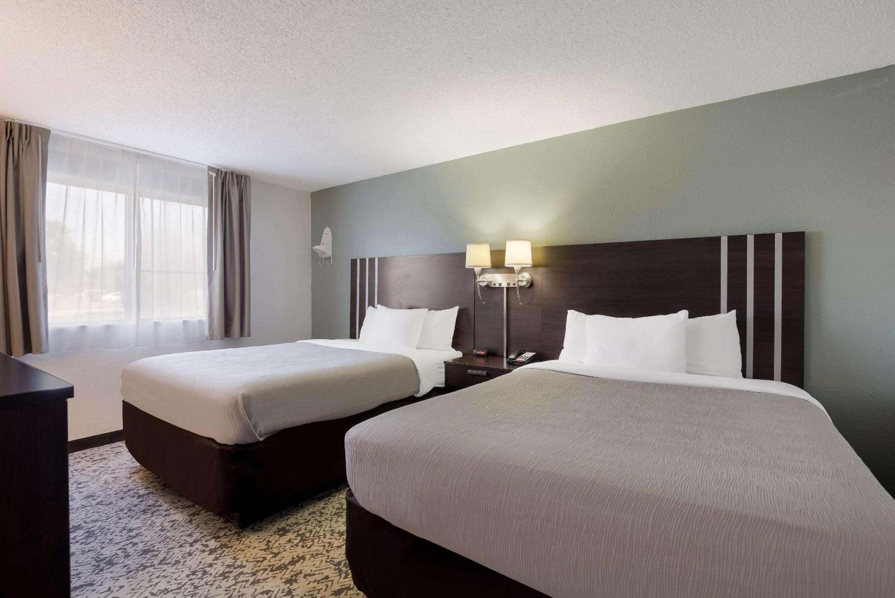 Canton Vacations - Quality Inn Hall of Fame - Property Image 17