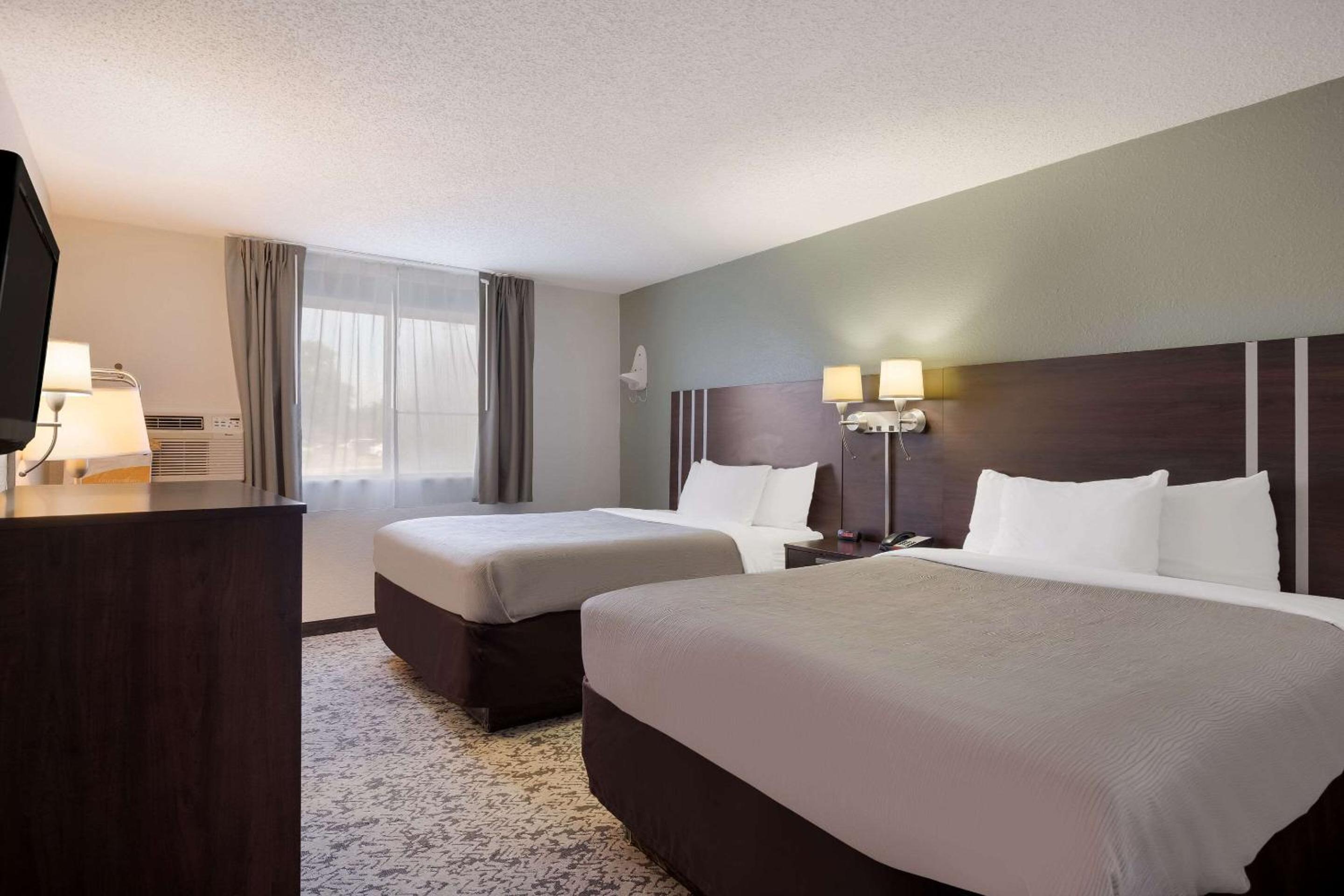 Canton Vacations - Quality Inn Hall of Fame - Property Image 2