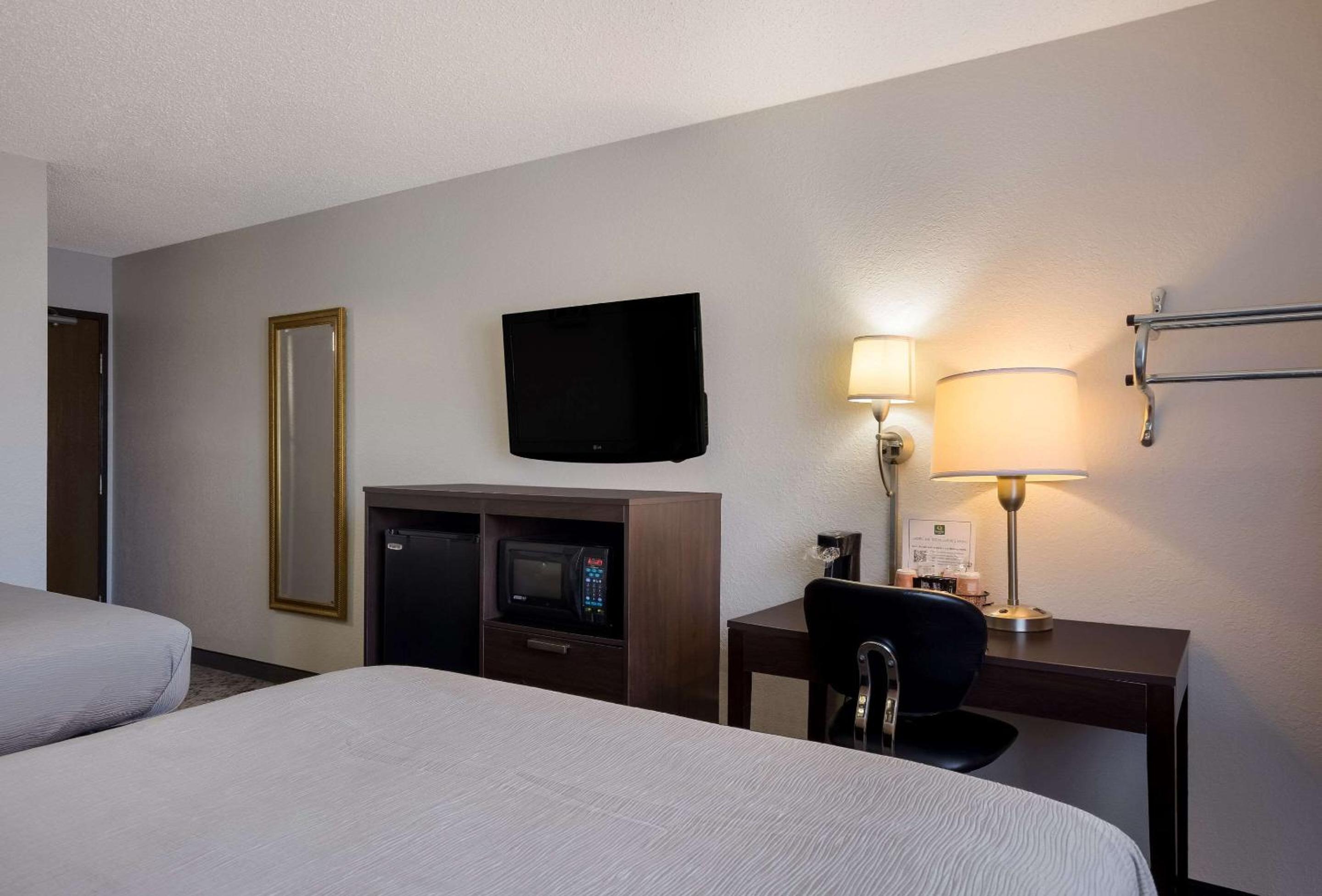Canton Vacations - Quality Inn Hall of Fame - Property Image 15
