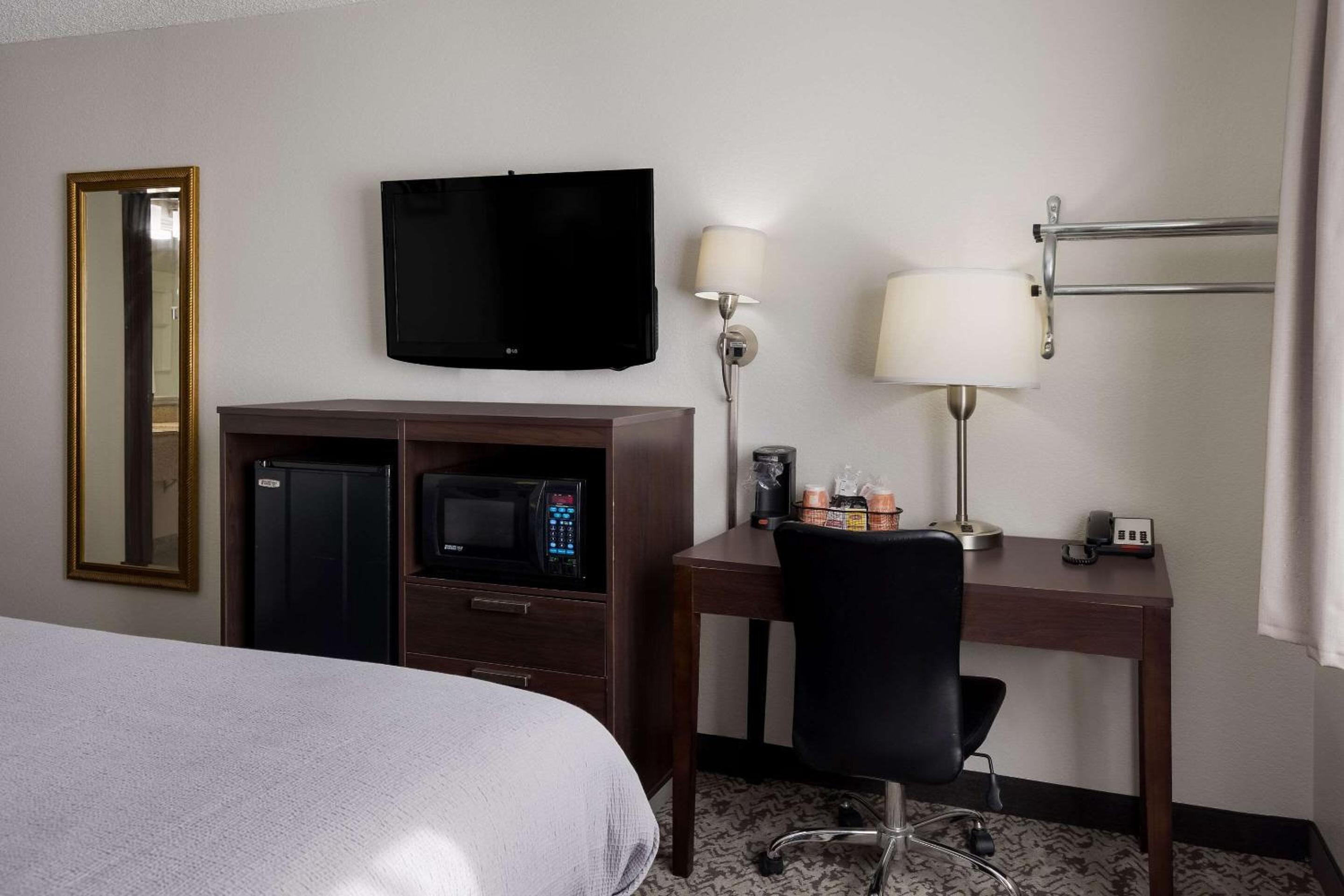 Canton Vacations - Quality Inn Hall of Fame - Property Image 11