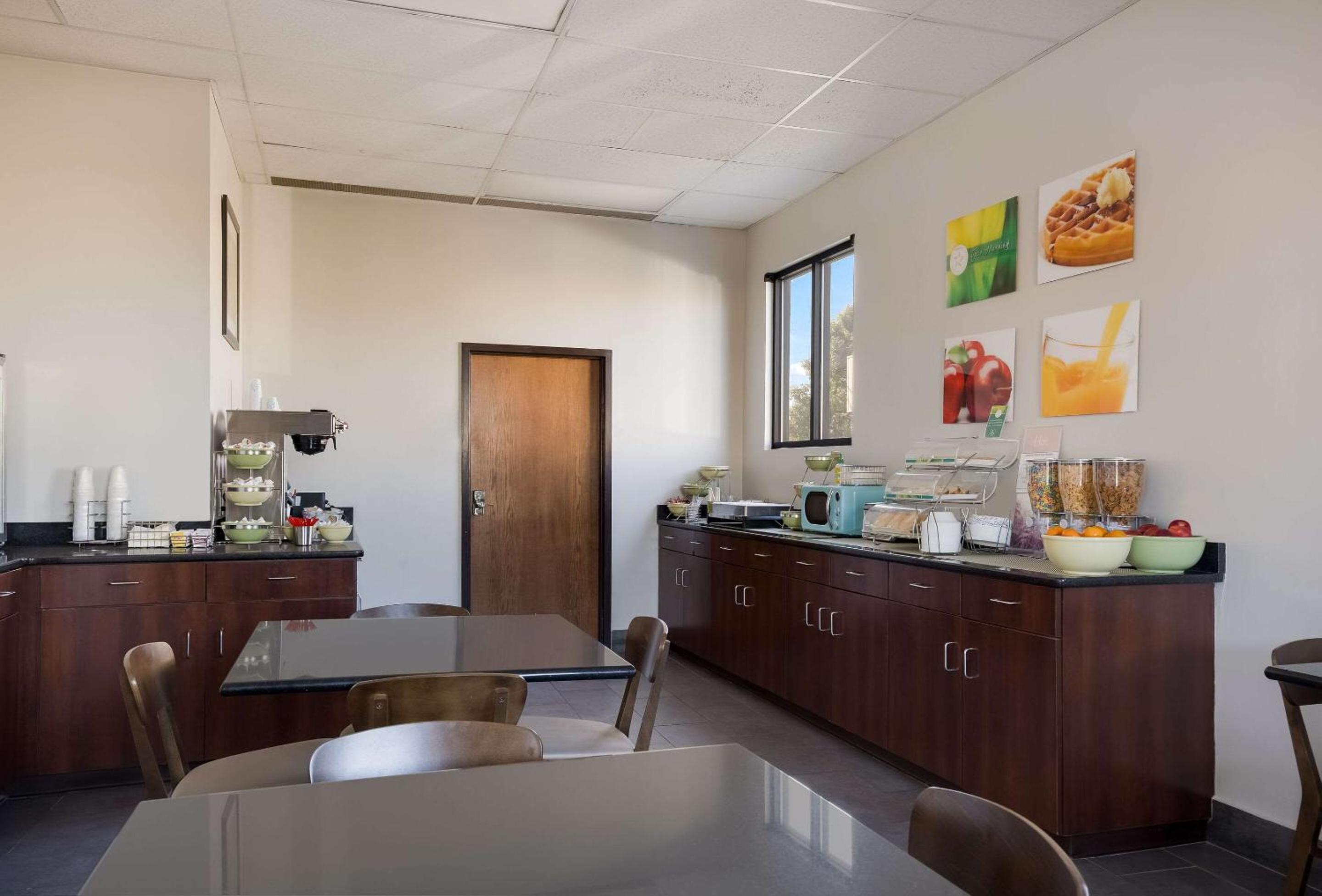 Canton Vacations - Quality Inn Hall of Fame - Property Image 8