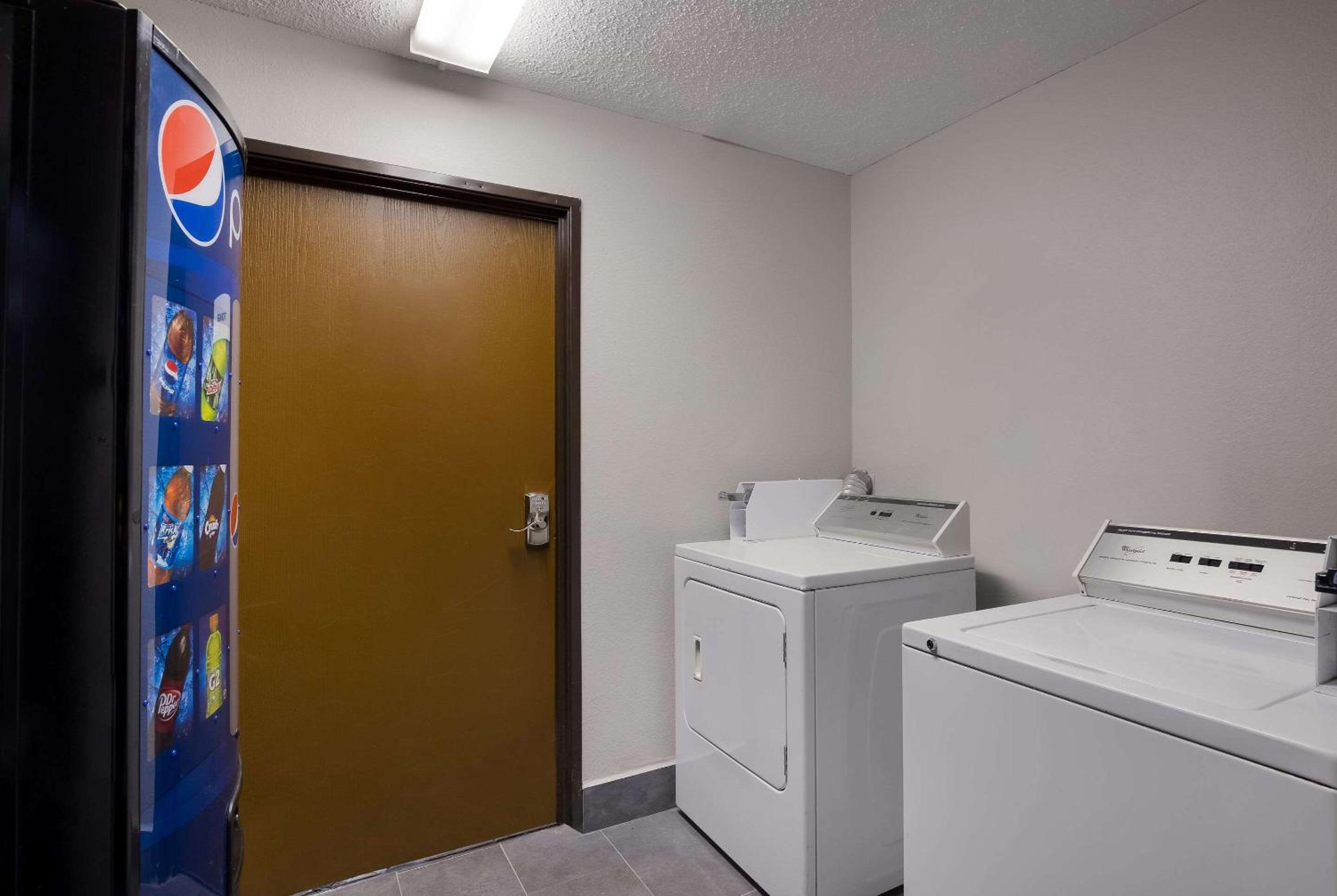 Canton Vacations - Quality Inn Hall of Fame - Property Image 4