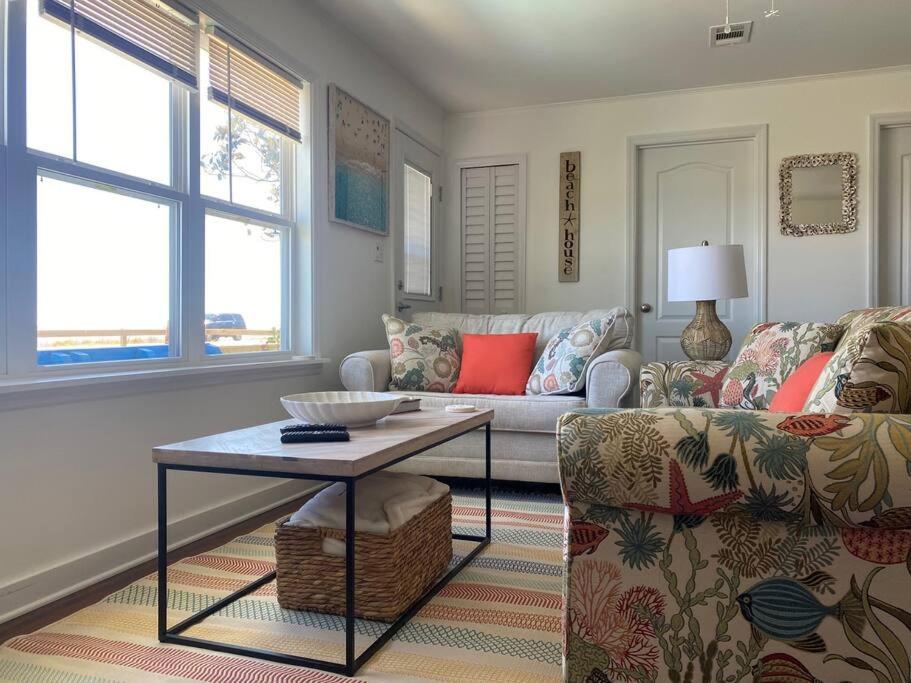 Bayfront, Water View, 5 min to Beach, Pet Friendly view 2