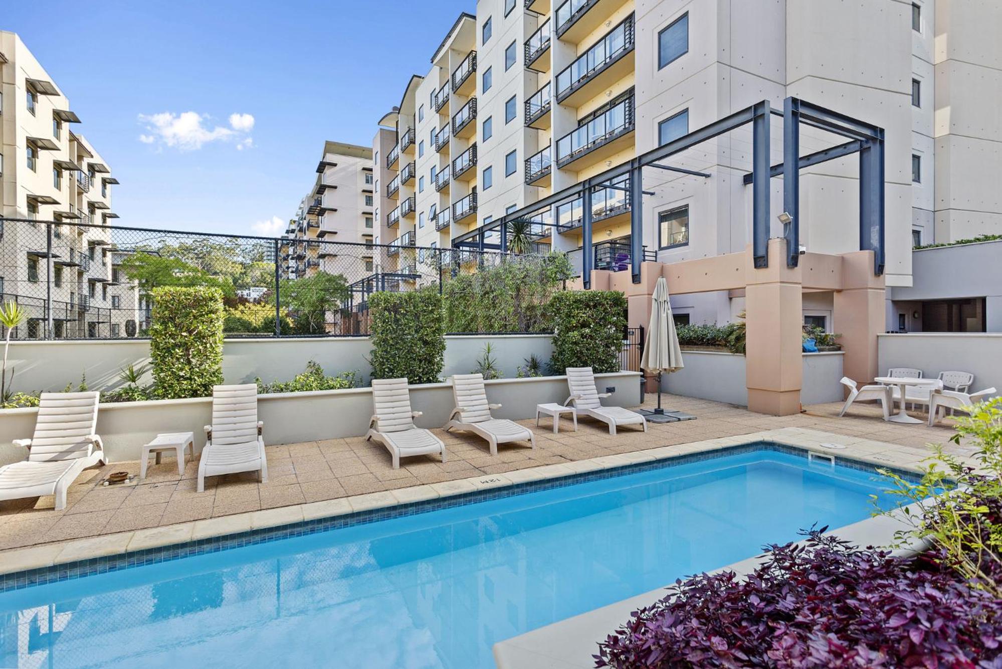 Urban Boho Chic Renovated 2BR with Balcony