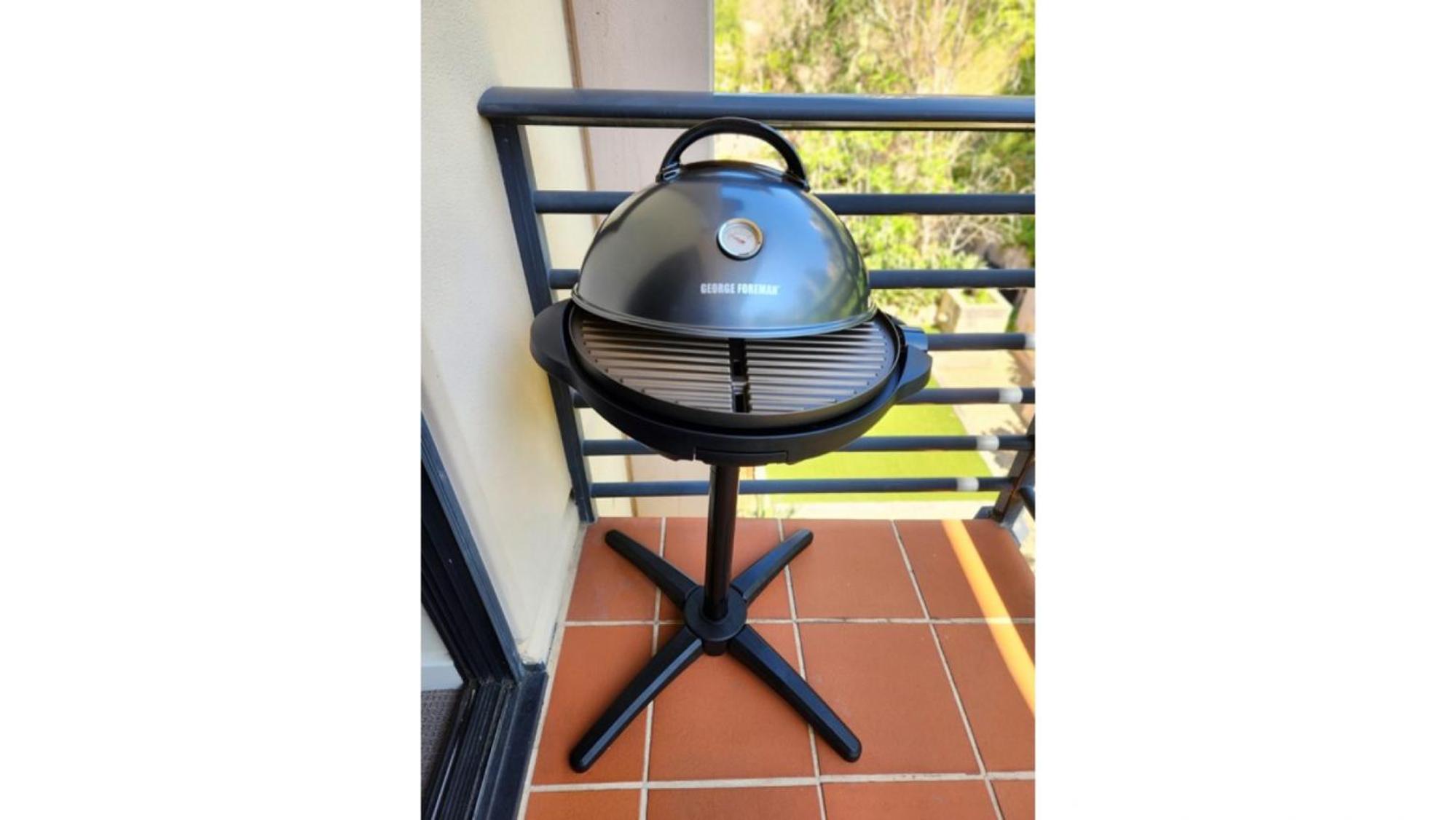 Designer 2BR Near CBD Large Balcony