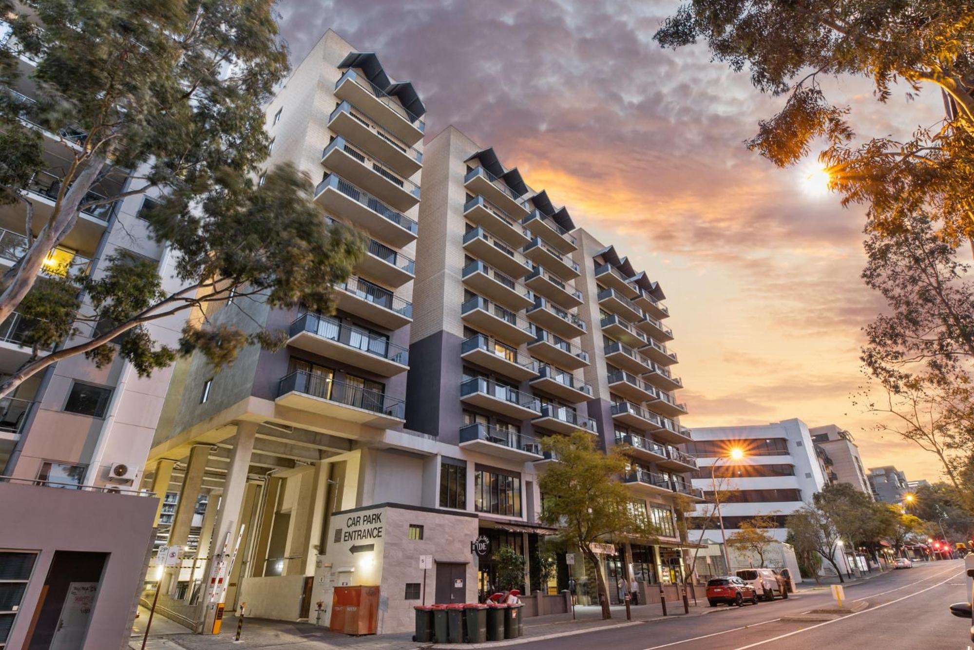 Spacious 2 Bedroom Pool & Gym PerthCBD,Optus,WACA