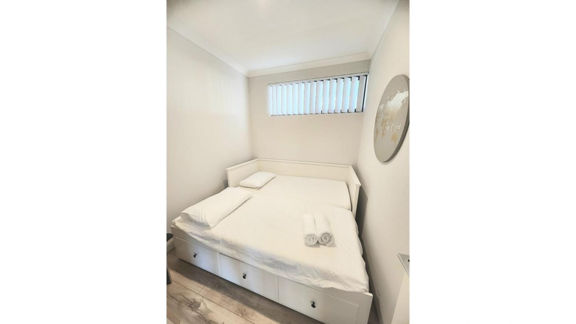 Modern Cozy spacious 3 bdrm 2bath,FREO,Parking,AC